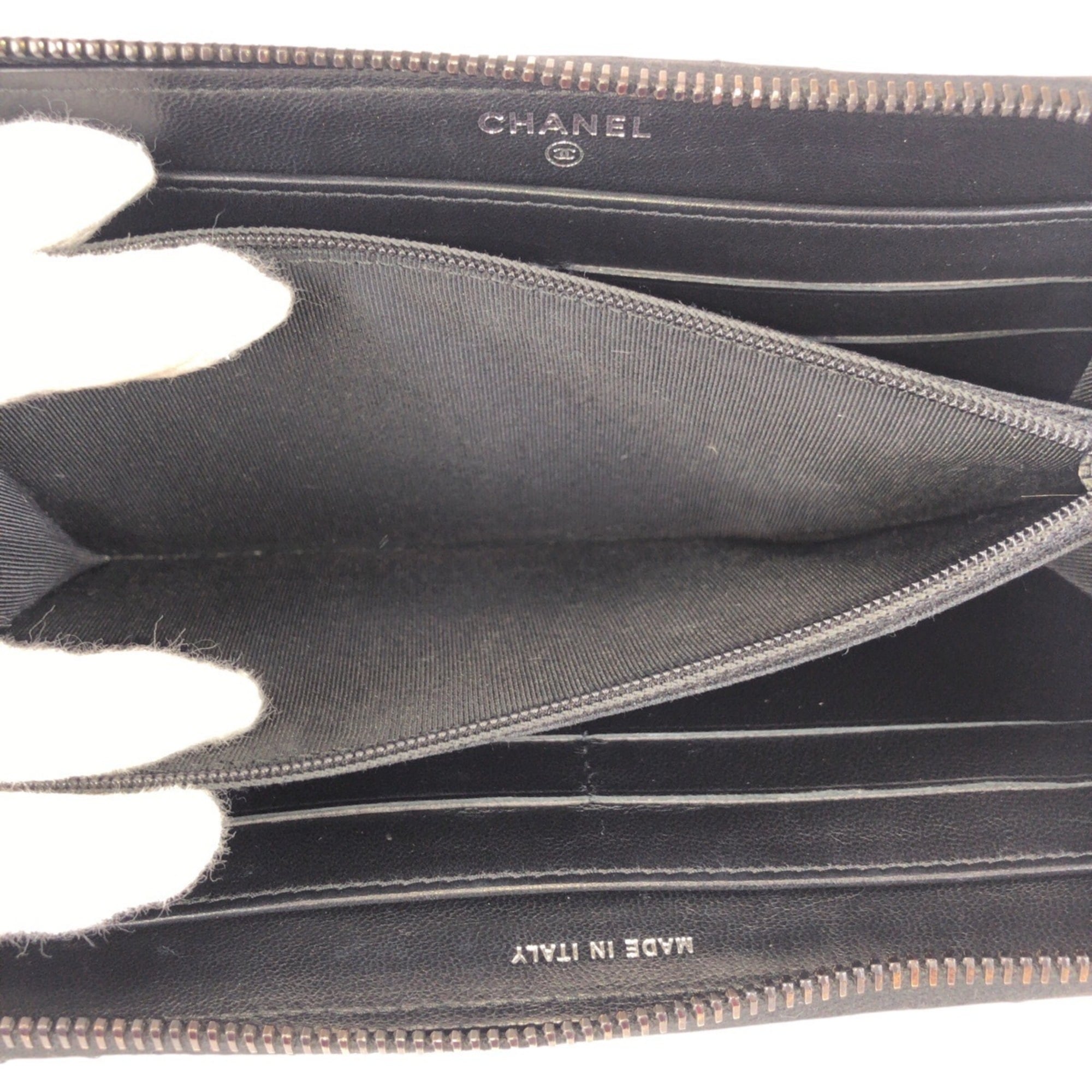 Chanel Black Leather Long Wallet (Bi-Fold) (Pre-Owned)