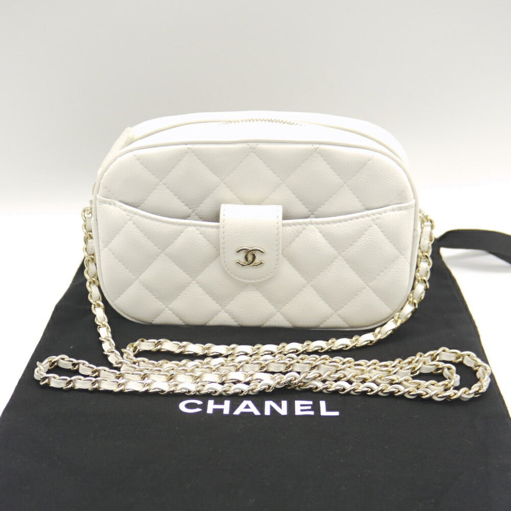 Chanel White Grained Calfskin Shoulder Bag (Pre-Owned)