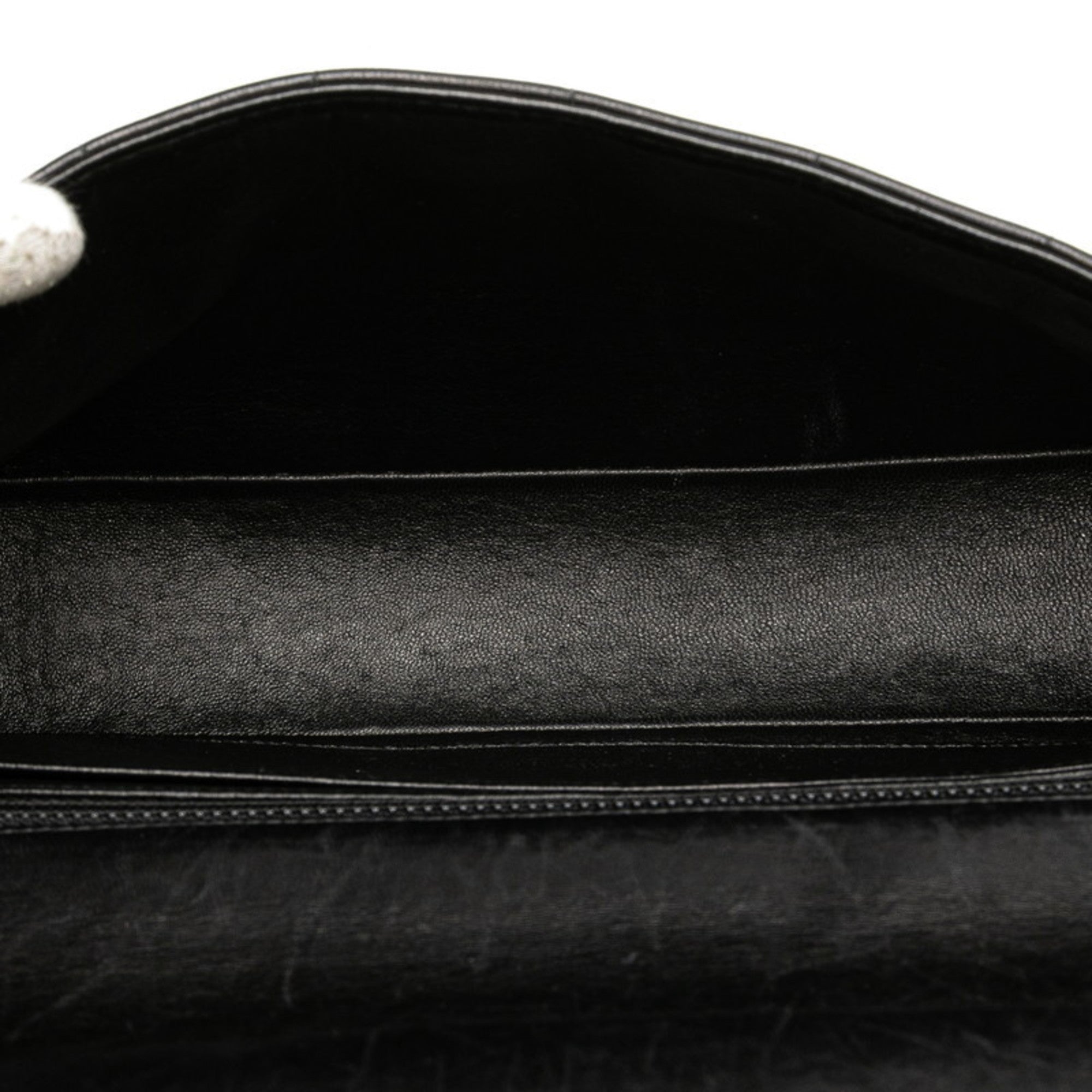 Chanel Black Leather Shoulder Bag (Pre-Owned)
