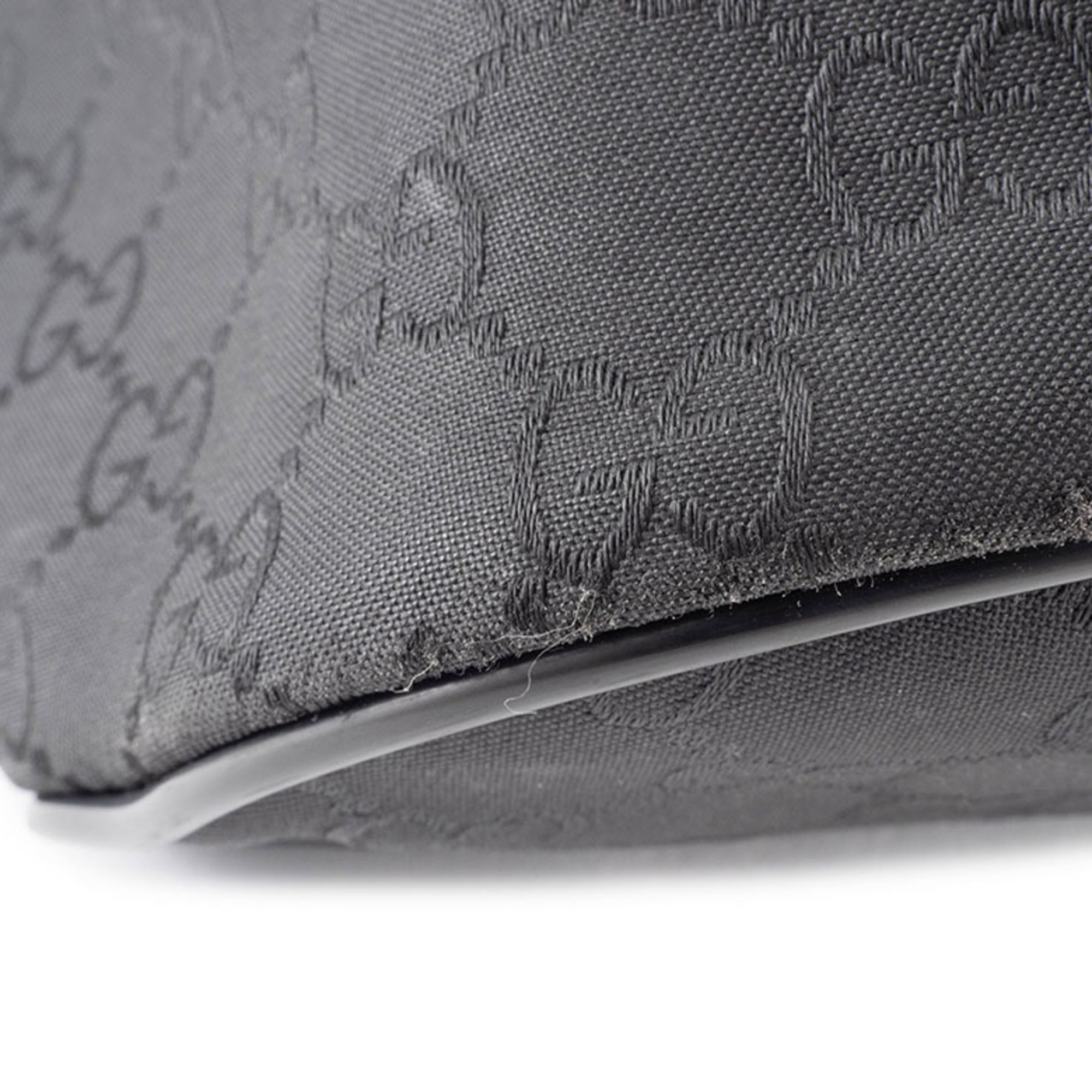 Gucci Black Nylon Pochette Shoulder Bag Sling Bag (Pre-Owned)
