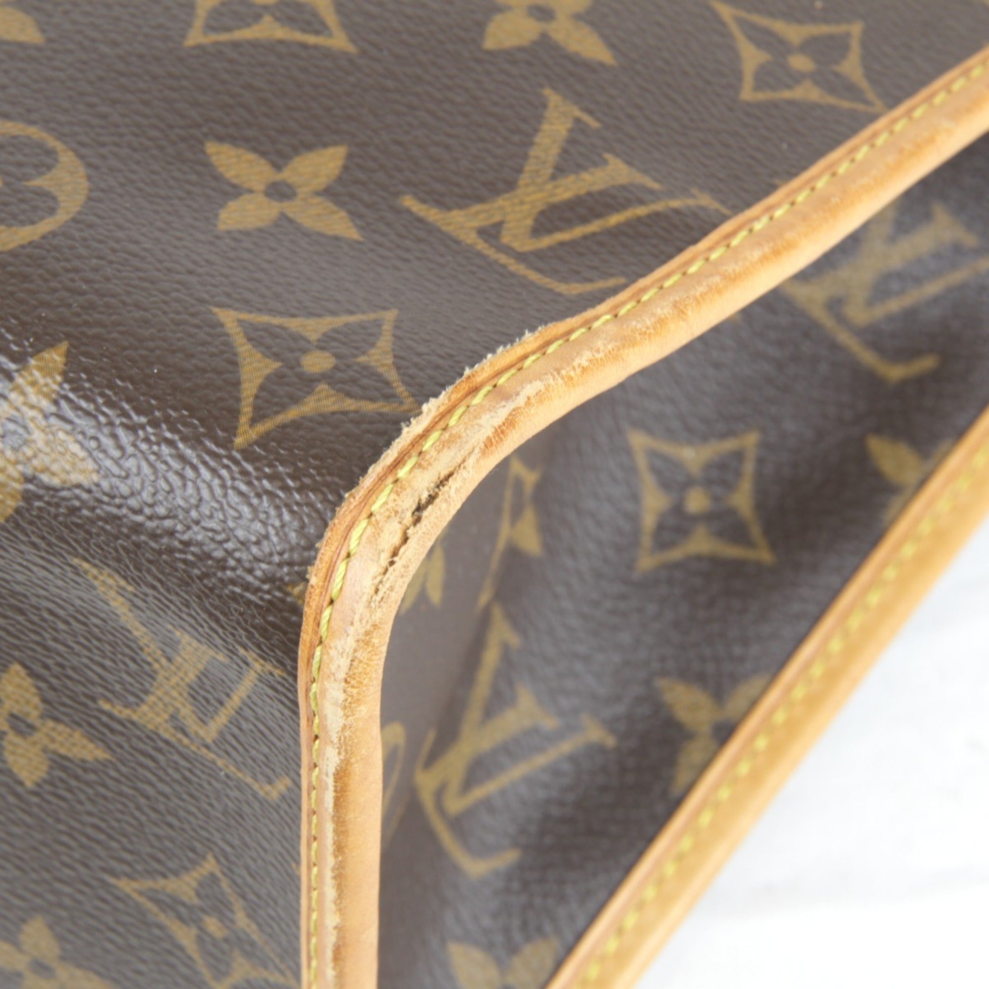 Louis Vuitton Brown Monogram Monogram Canvas Handbag (Pre-Owned)
