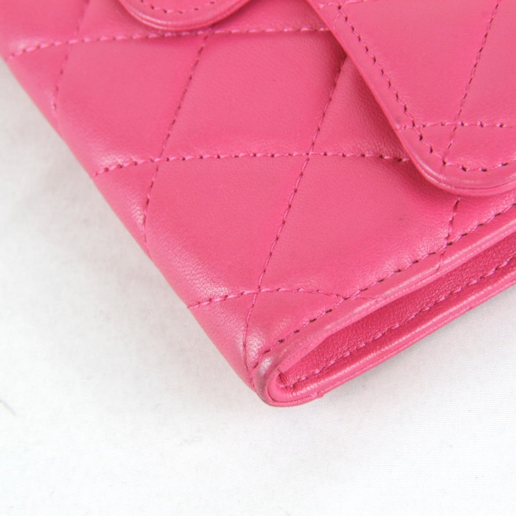 Chanel Pink Leather Wallet (Bi-Fold) (Pre-Owned)