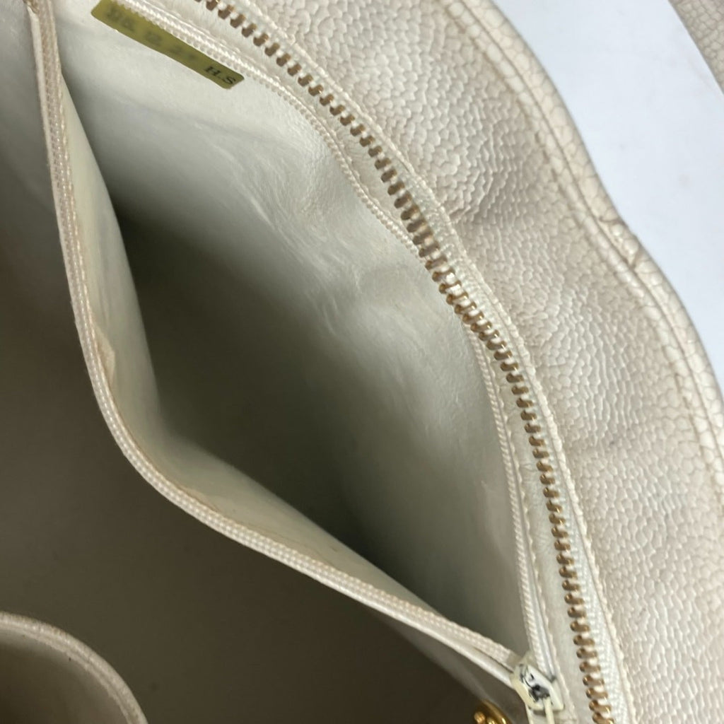 Chanel White Caviar Leather Shoulder Bag Tote Bag (Pre-Owned)