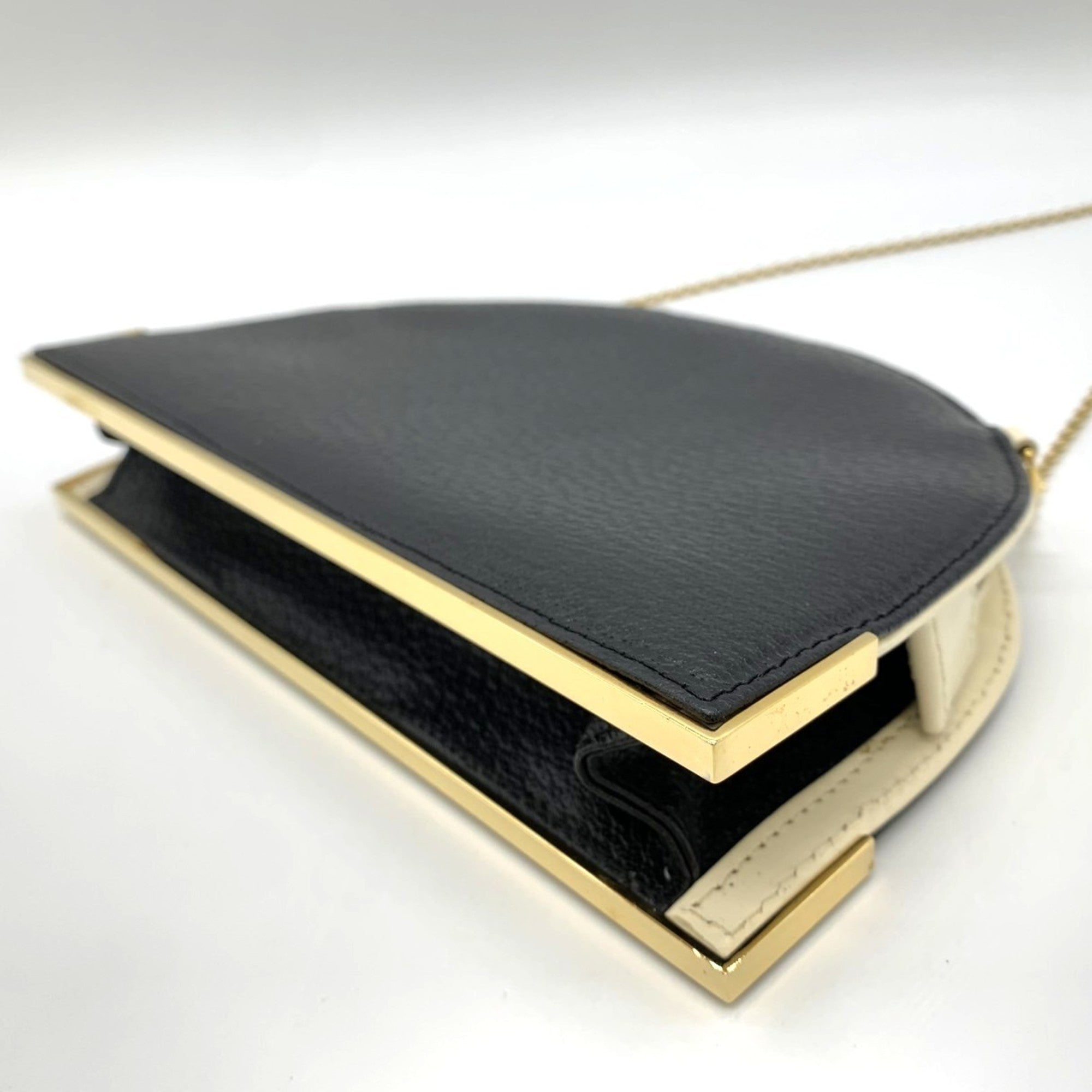 Fendi Black Leather Shoulder Bag (Pre-Owned)