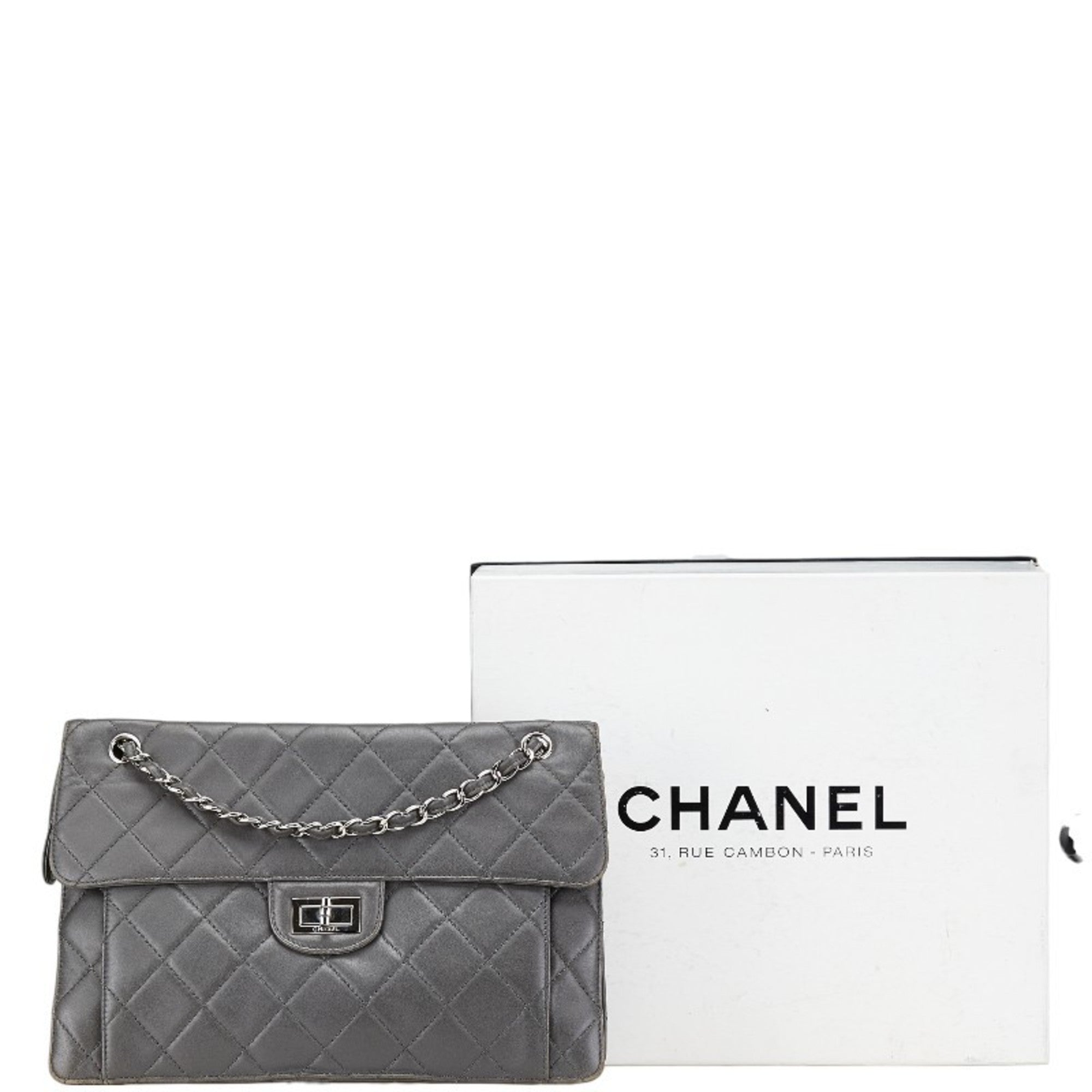 Chanel Gray Leather Shoulder Bag (Pre-Owned)