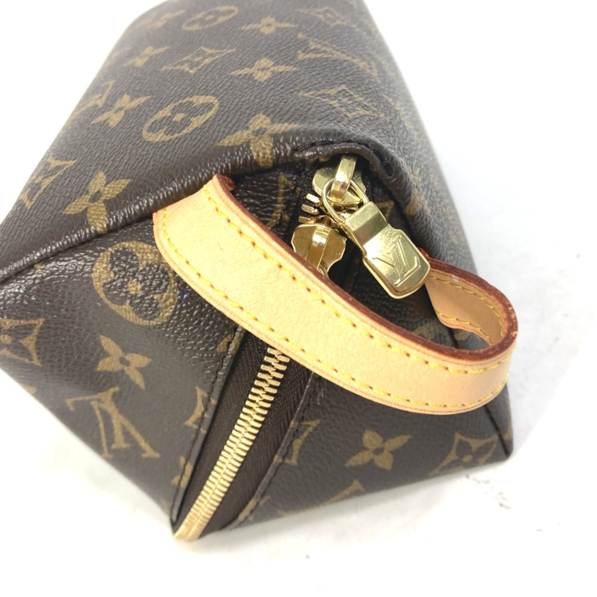 Louis Vuitton Brown Other Pouch (Pre-Owned)