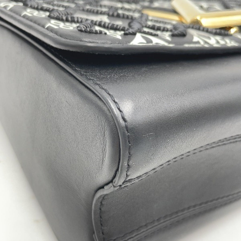 Louis Vuitton Black Leather Shoulder Bag (Pre-Owned)