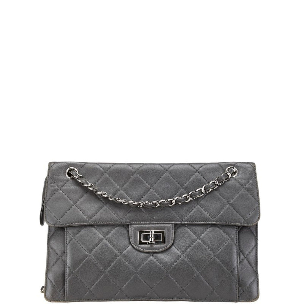 Chanel Gray Leather Shoulder Bag (Pre-Owned)