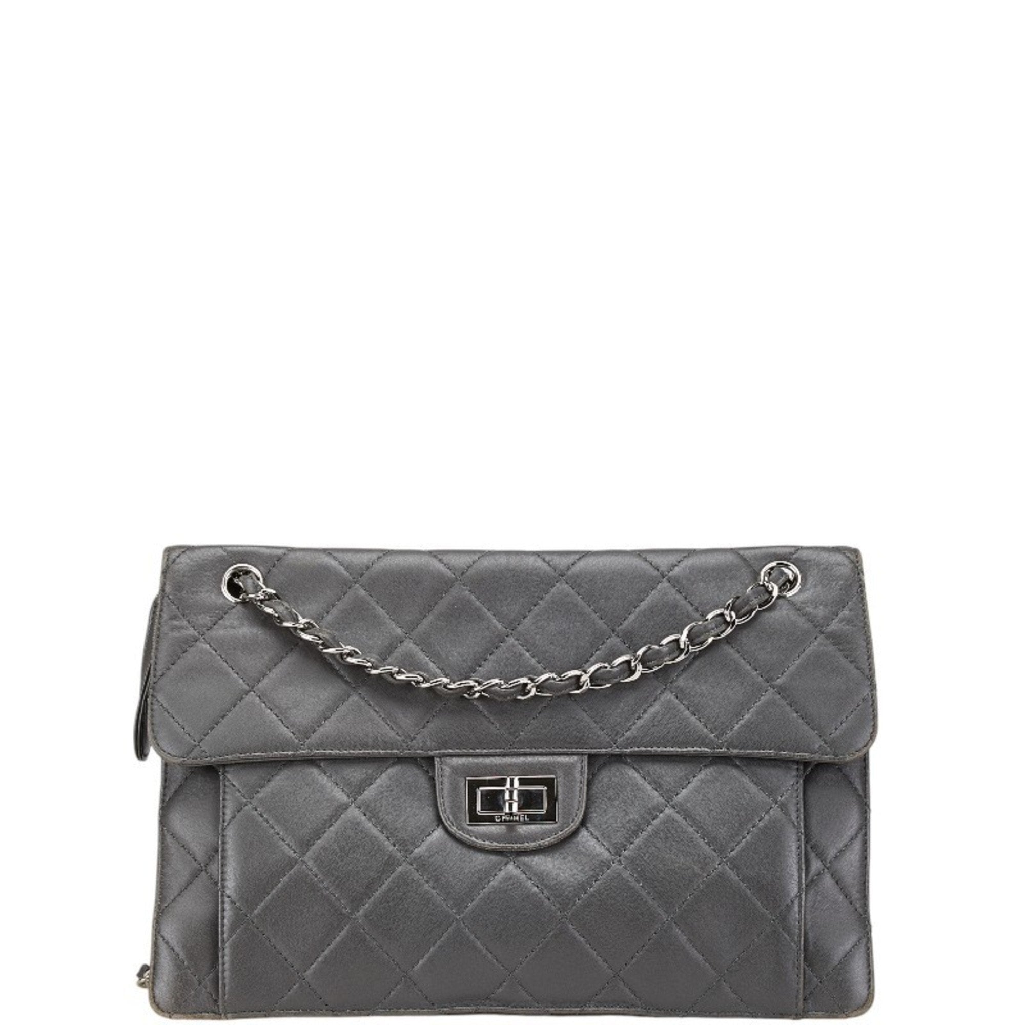 Chanel Gray Leather Shoulder Bag (Pre-Owned)