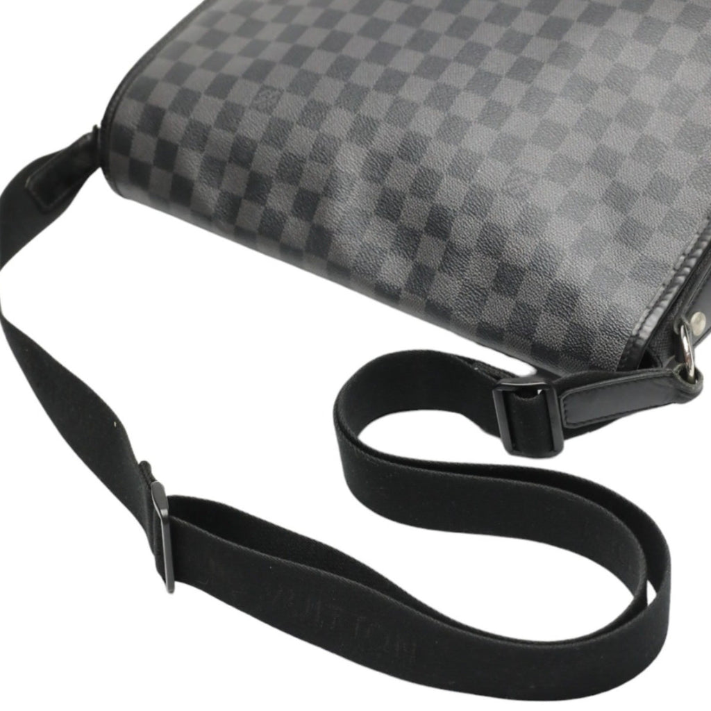 Louis Vuitton Damier Graphite Black Leather Shoulder Bag (Pre-Owned)