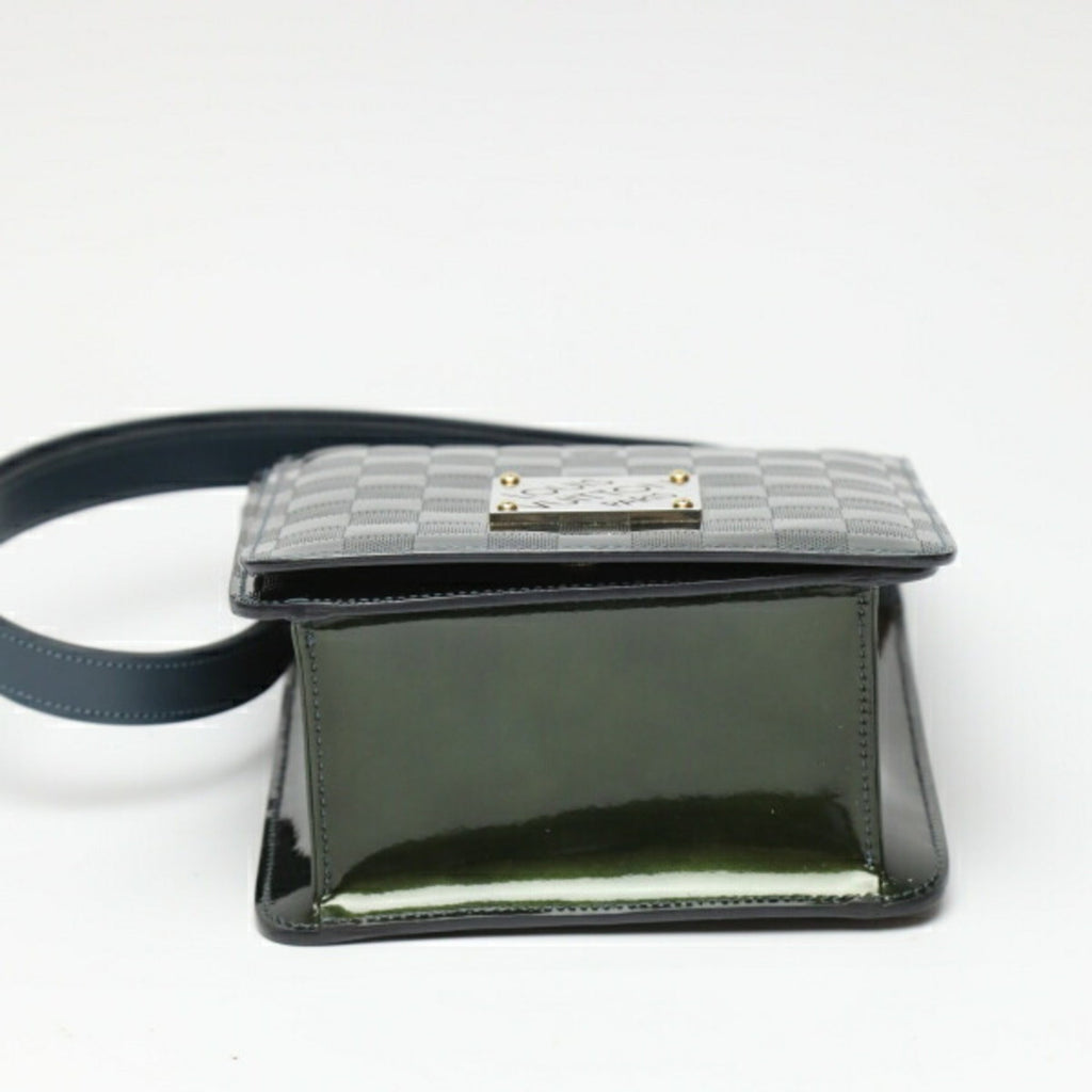 Louis Vuitton Green Handbag Shoulder Bag (Pre-Owned)