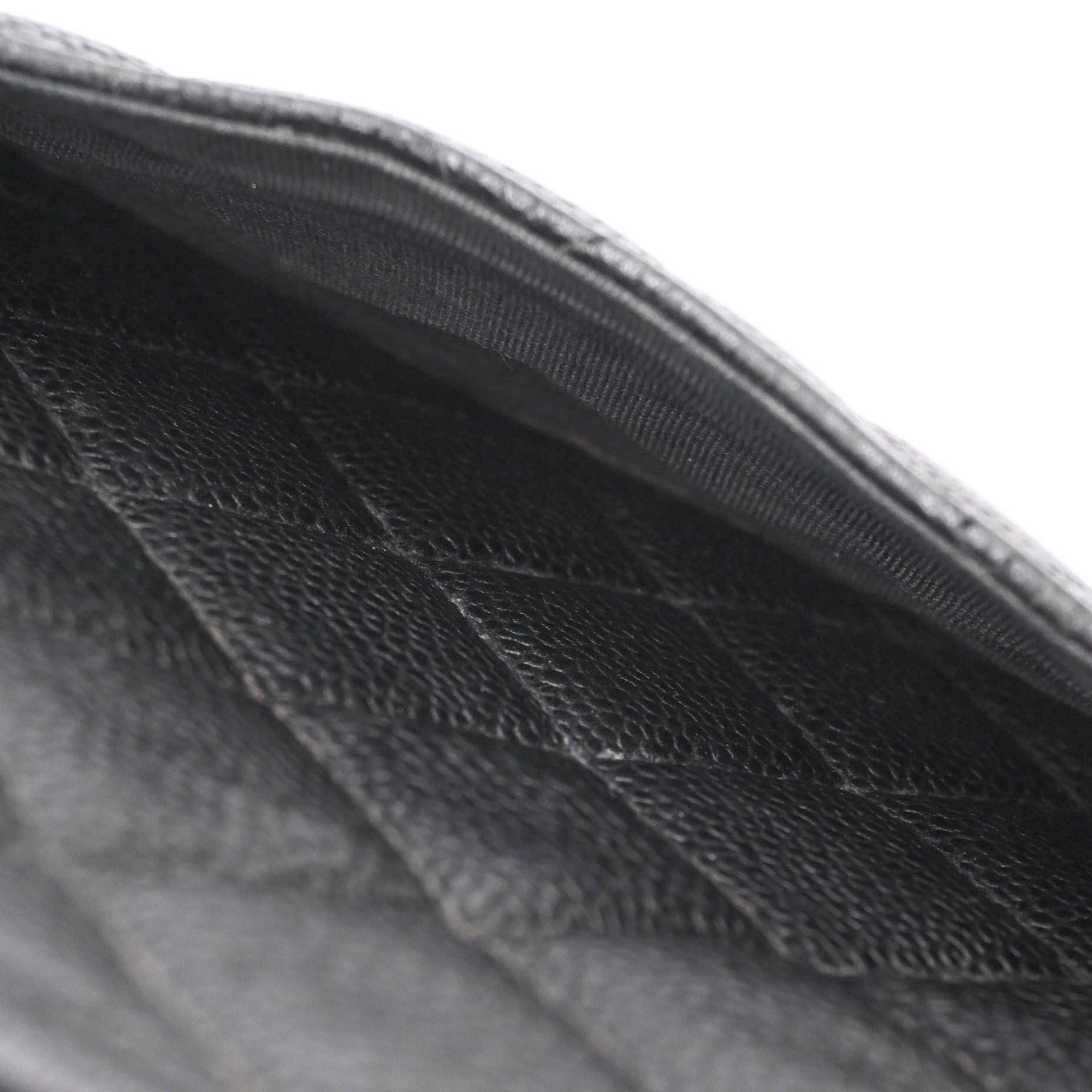 Chanel Black Grained Calfskin Handbag (Pre-Owned)