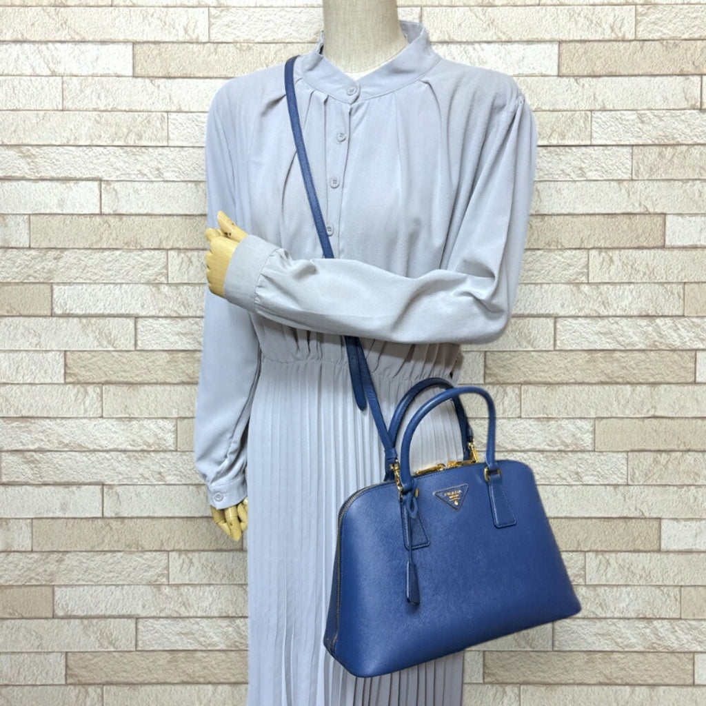 Prada Blue Leather Shoulder Bag (Pre-Owned)