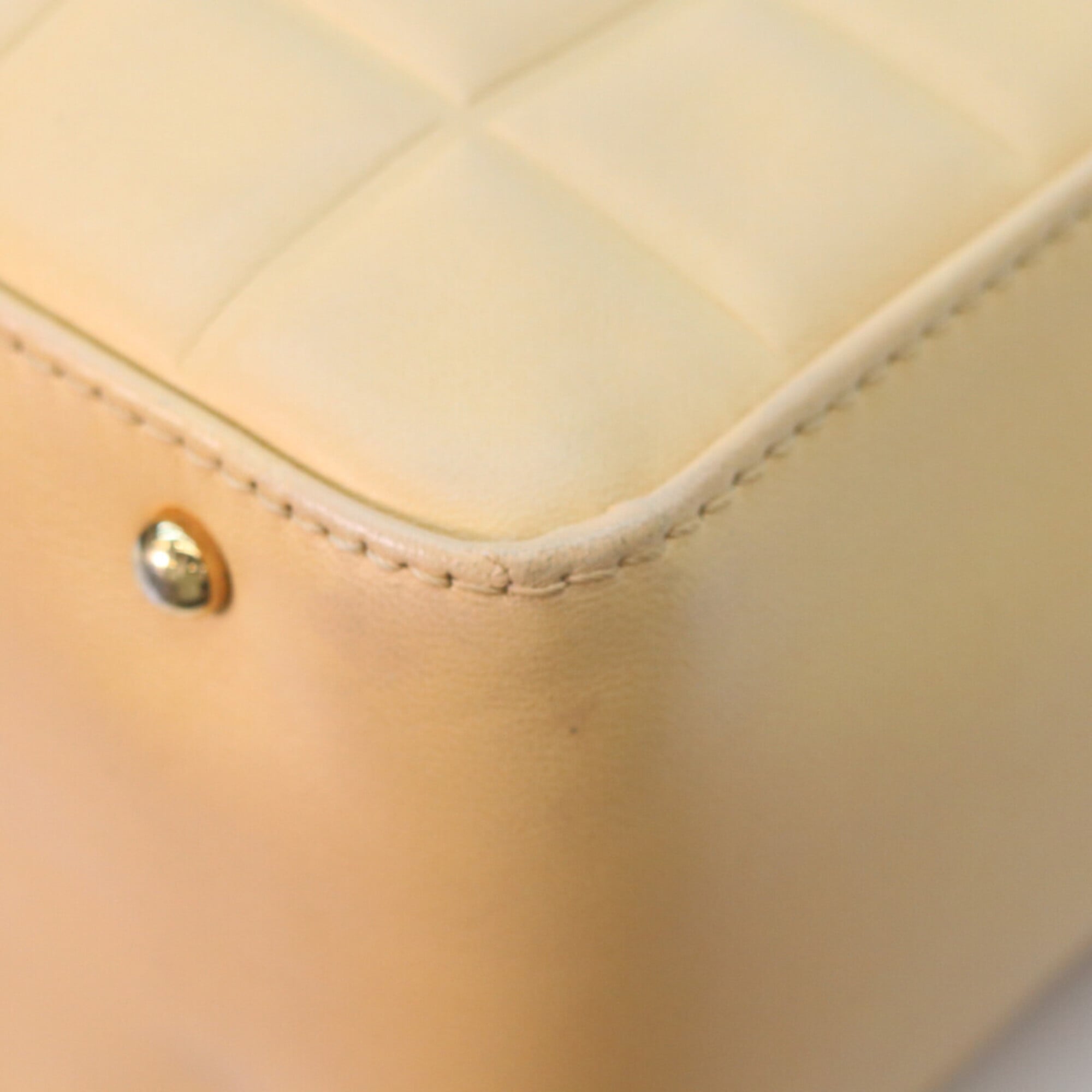 Chanel Chocolate Bar Beige Leather Handbag (Pre-Owned)