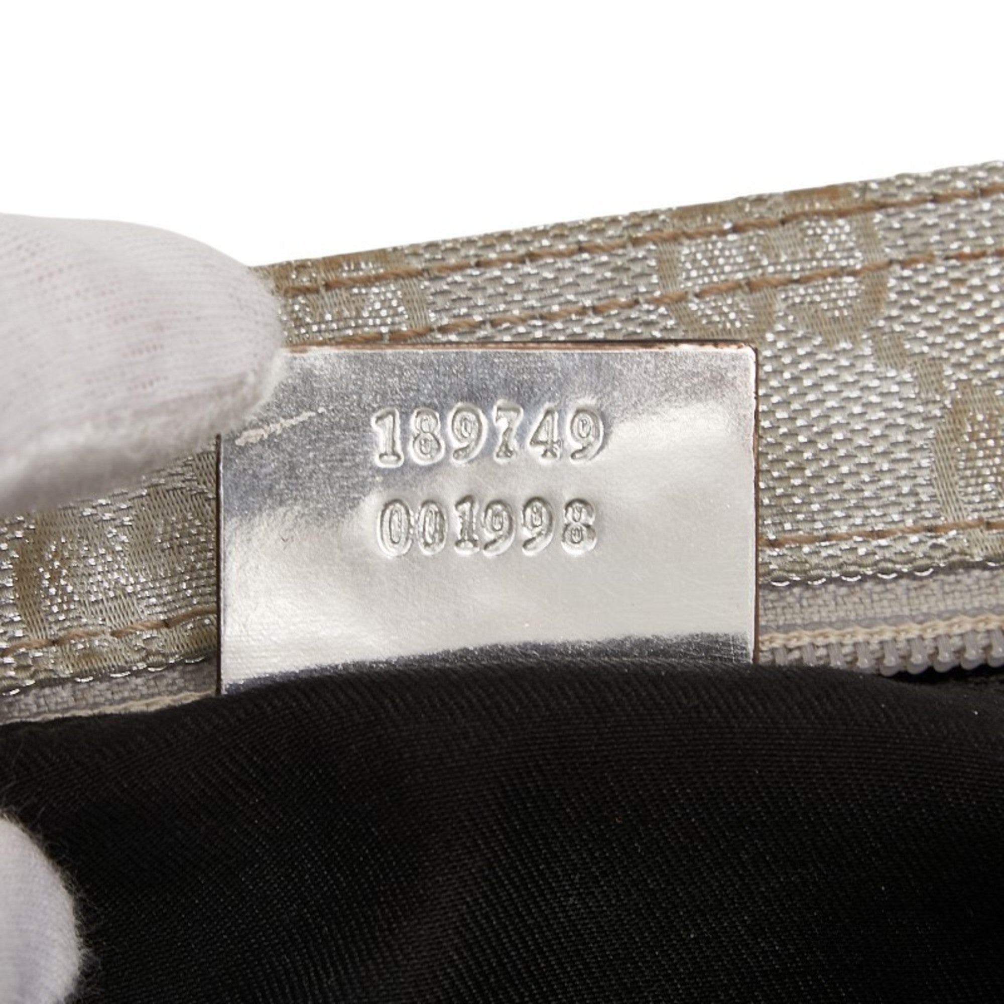 Gucci Gg Canvas Silver Gg Canvas Shoulder Bag (Pre-Owned)