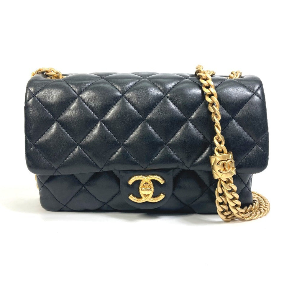Chanel Black Leather Shoulder Bag (Pre-Owned)