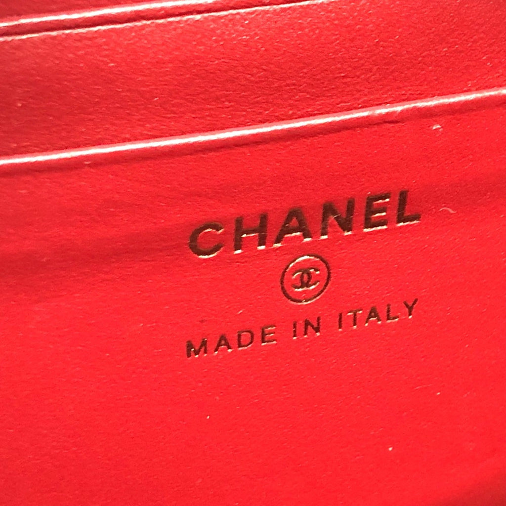 Chanel Red Leather Shoulder Bag (Pre-Owned)