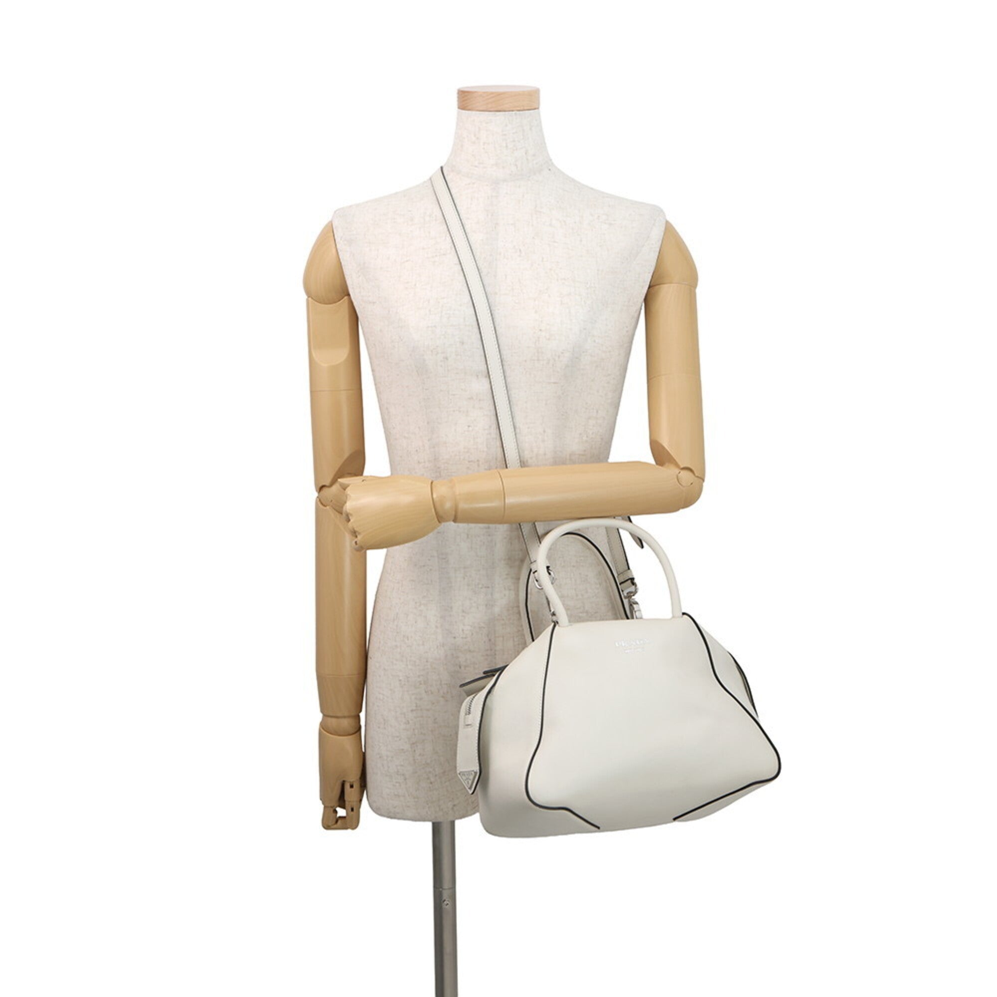 Prada White Leather Handbag (Pre-Owned)