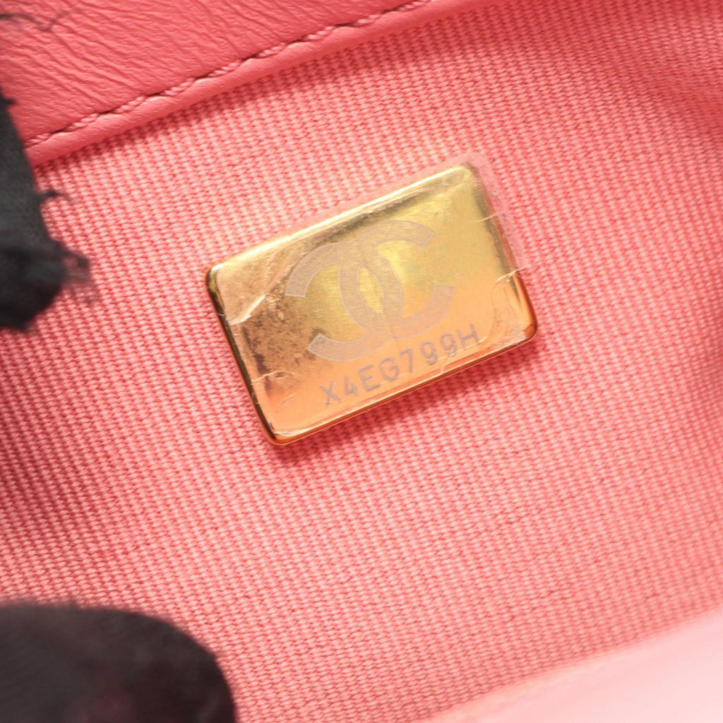 Chanel Pink Leather Shoulder Bag (Pre-Owned)