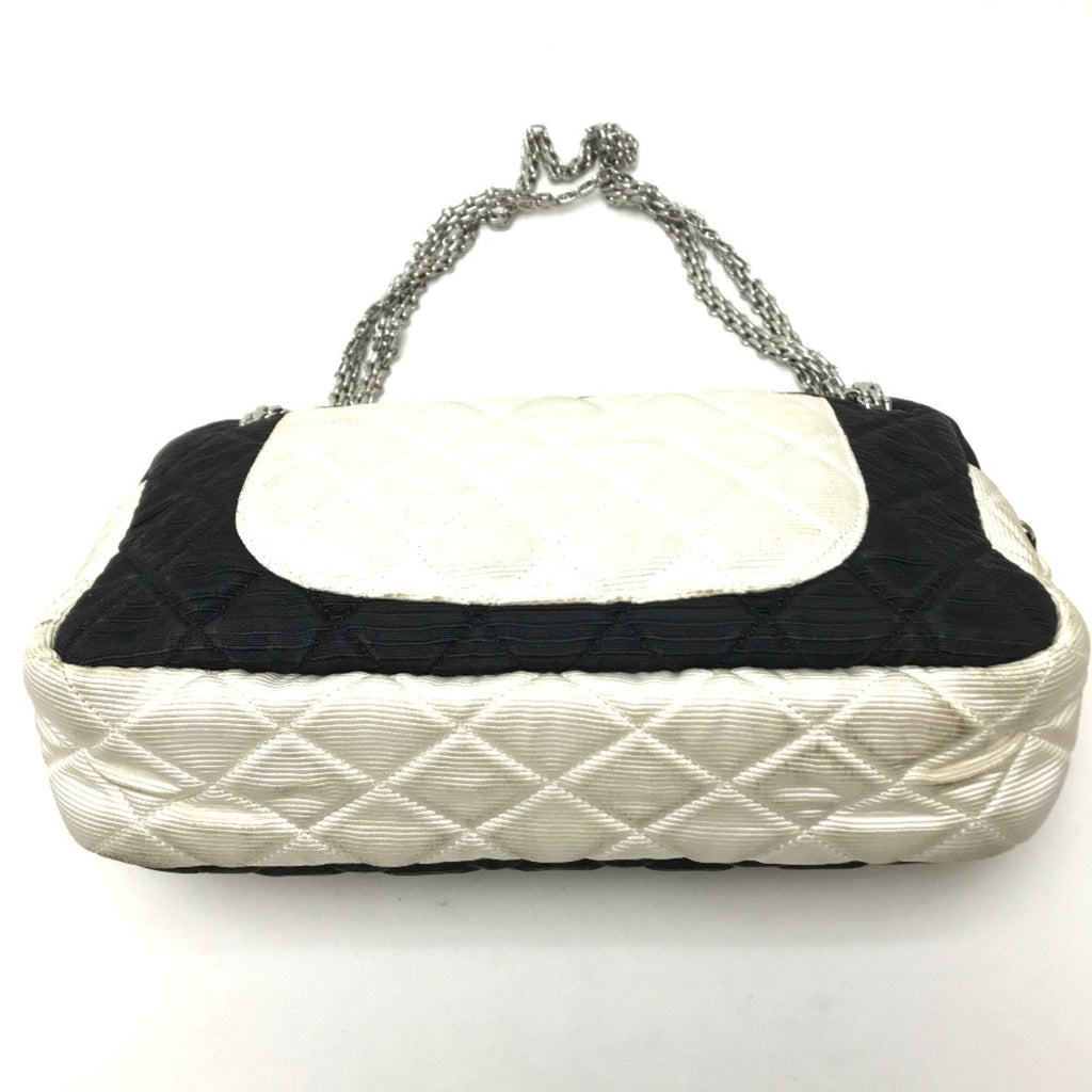 Chanel Black Cloth Shoulder Bag (Pre-Owned)