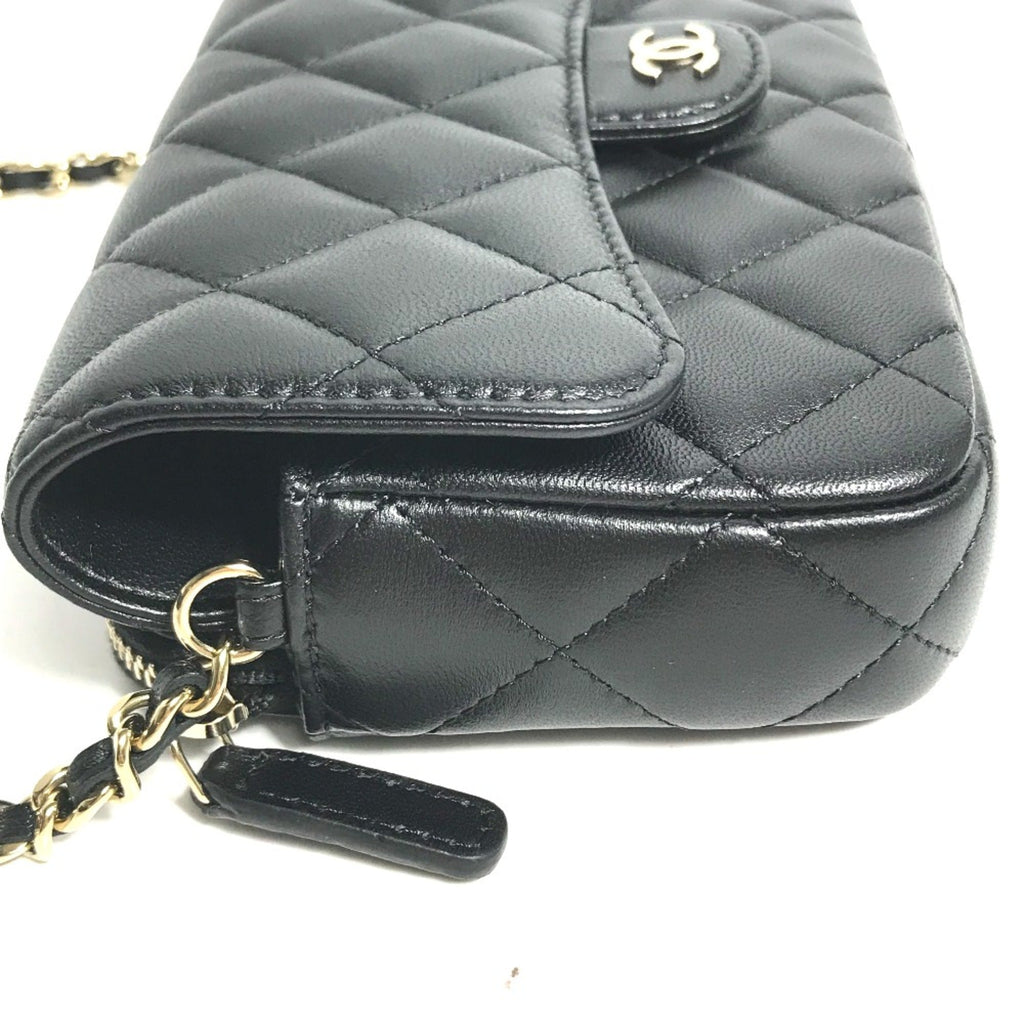 Chanel Black Leather Shoulder Bag (Pre-Owned)
