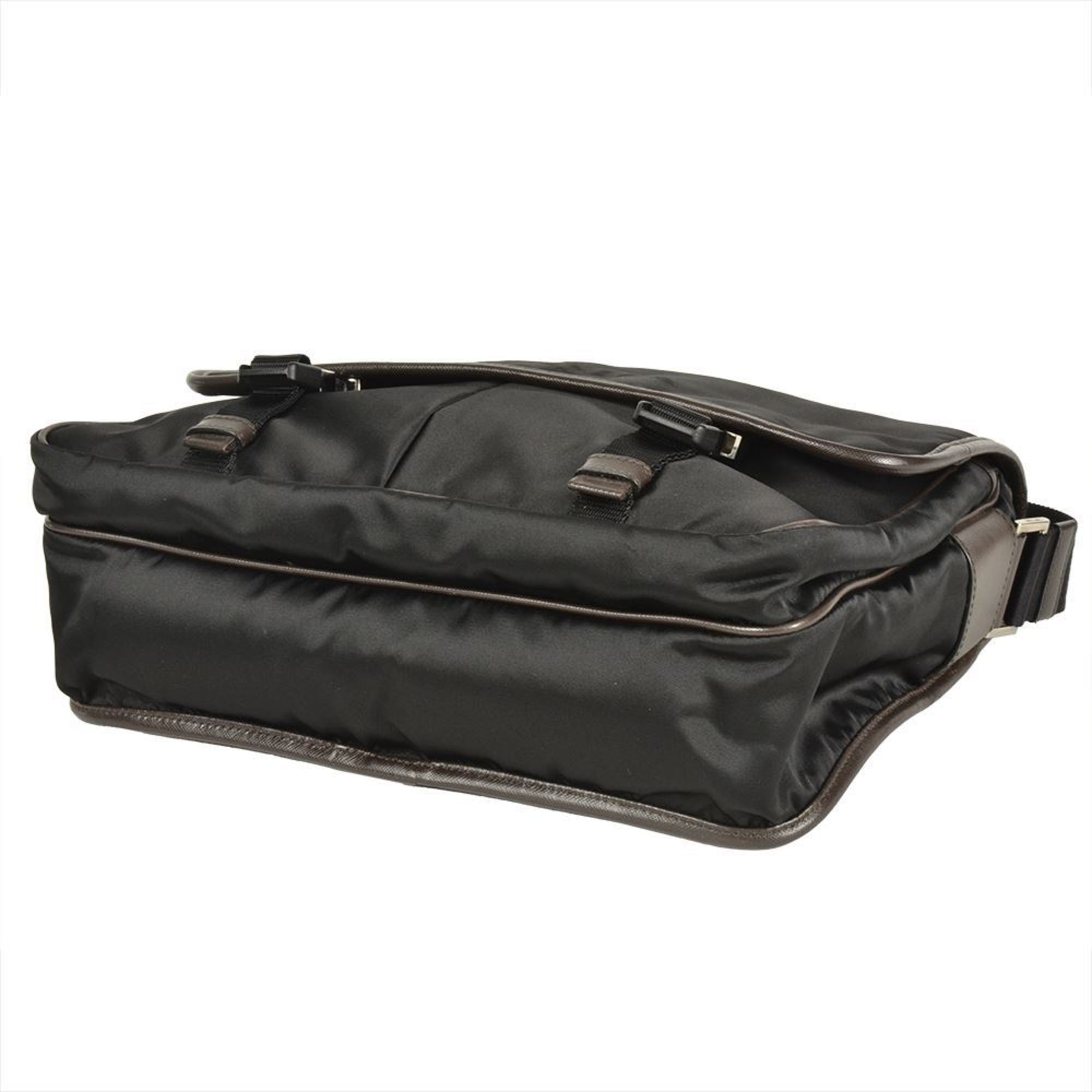 Prada Black Nylon Shoulder Bag (Pre-Owned)