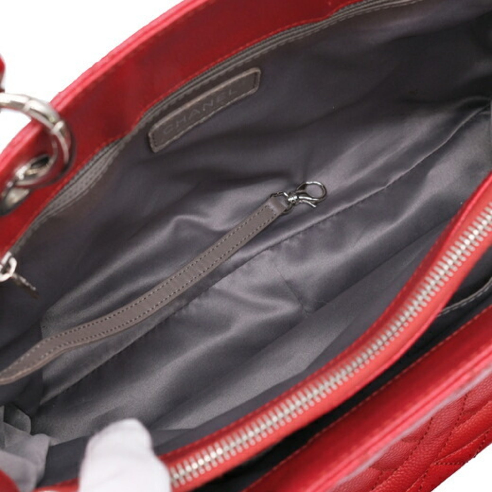 Chanel Red Color Caviar Leather Tote Bag (Pre-Owned)