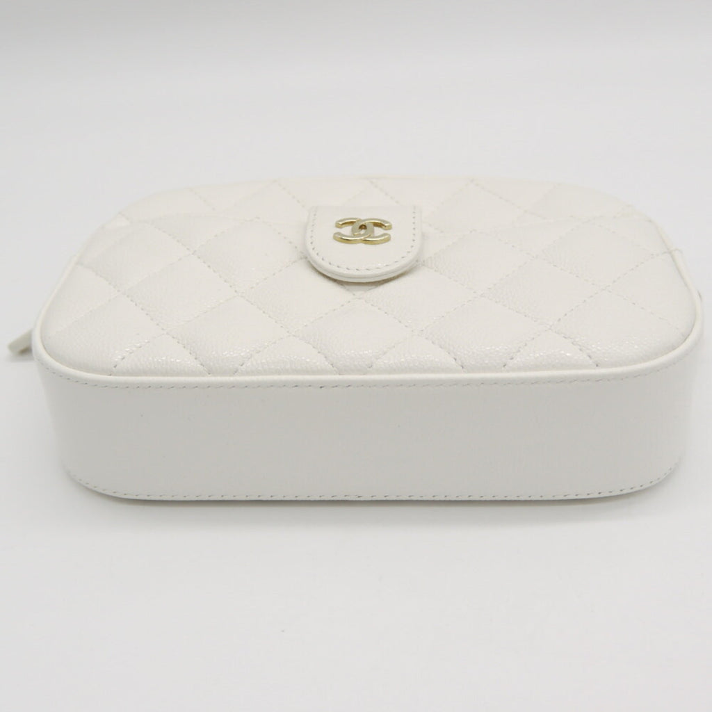 Chanel White Grained Calfskin Shoulder Bag (Pre-Owned)