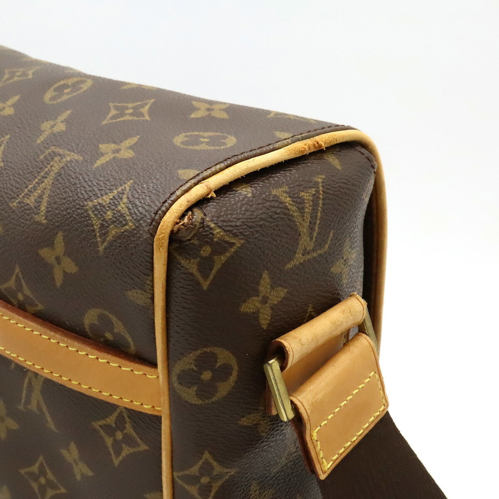 Louis Vuitton Monogram Brown Galle Monogram Monogram Shoulder Bag (Pre-Owned)