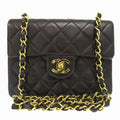 Chanel Black Leather Shoulder Bag (Pre-Owned)