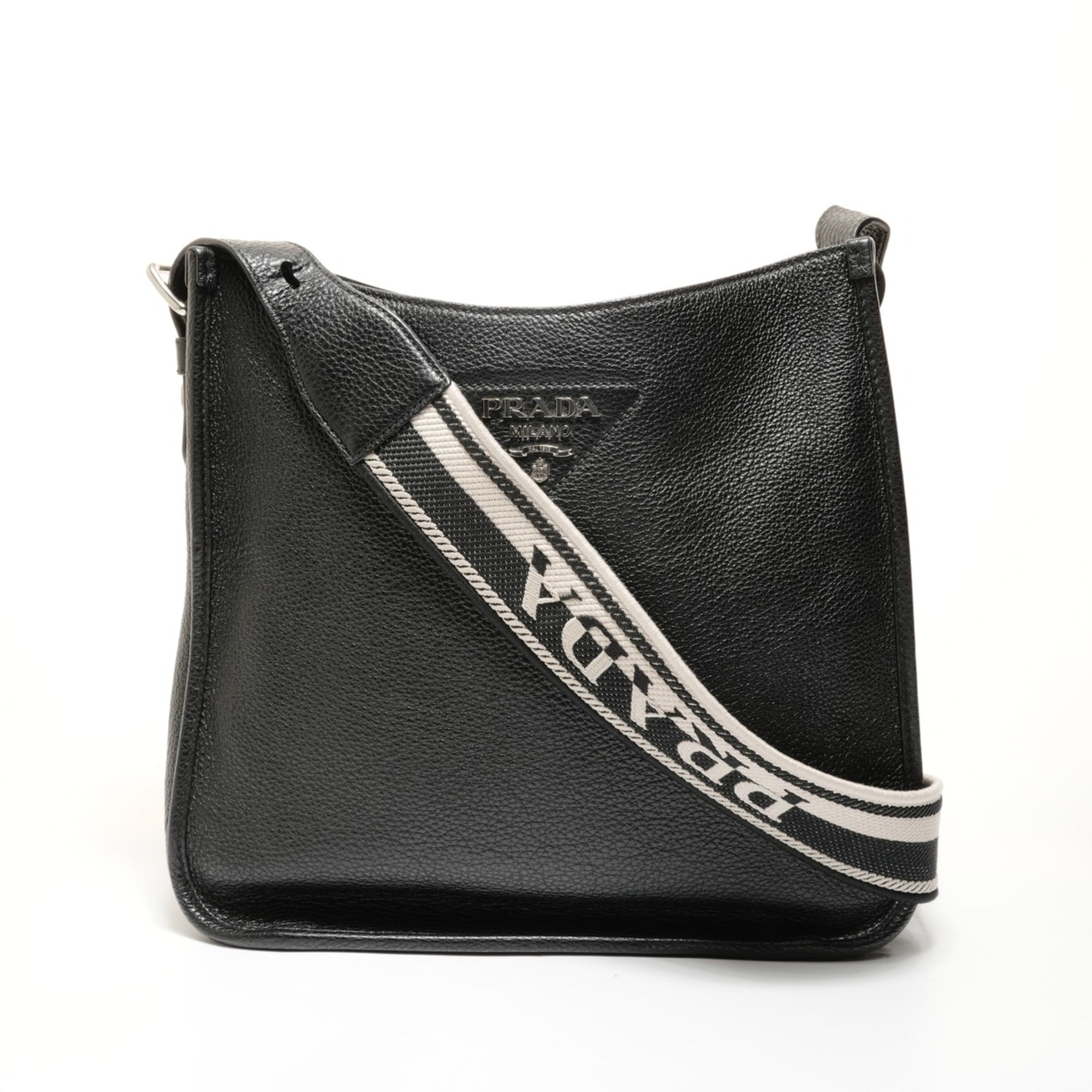 Prada Black Leather Shoulder Bag (Pre-Owned)