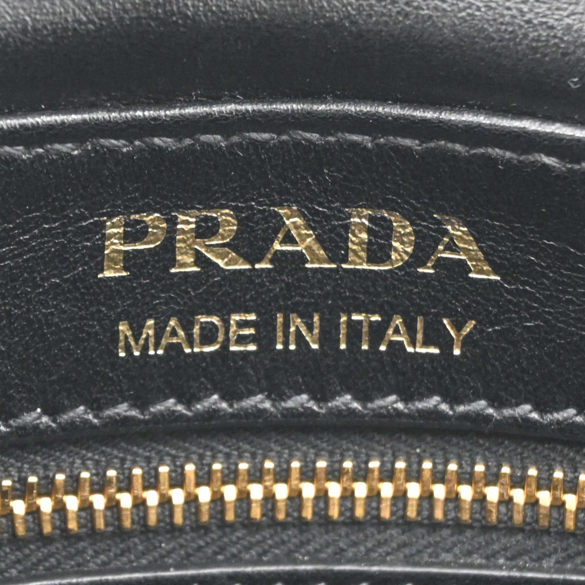 Prada Black Leather Shoulder Bag (Pre-Owned)