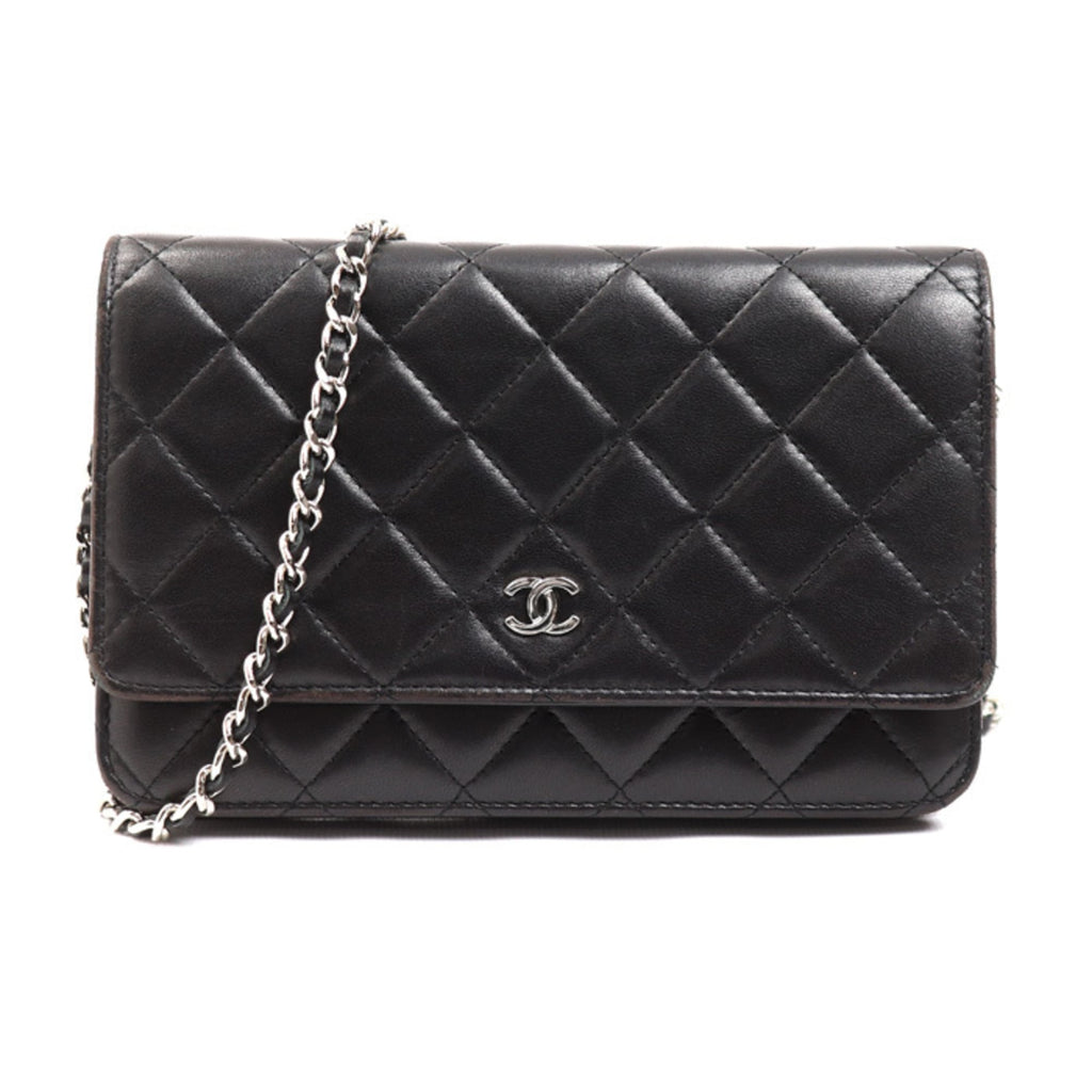 Chanel Black Leather Shoulder Bag (Pre-Owned)