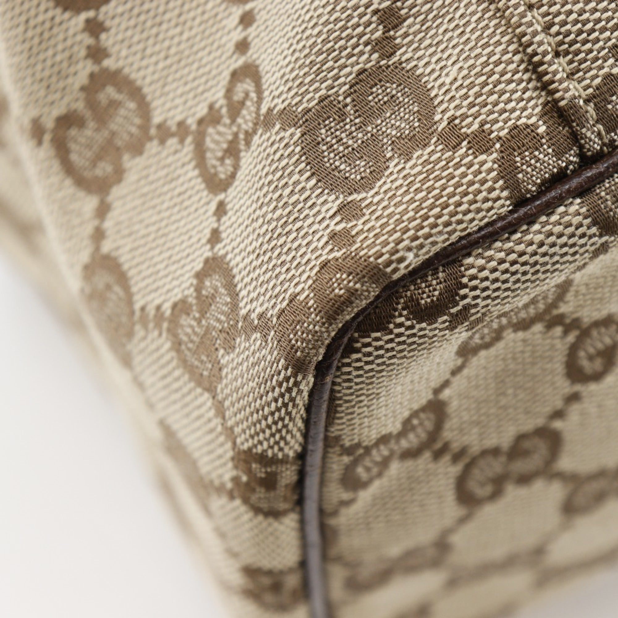 Gucci Beige Gg Canvas Handbag (Pre-Owned)
