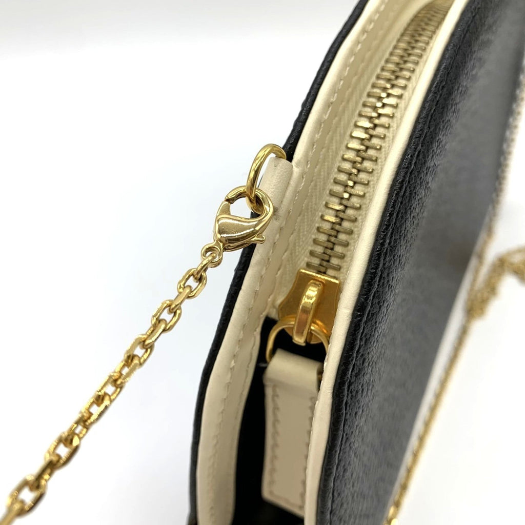 Fendi Black Leather Shoulder Bag (Pre-Owned)