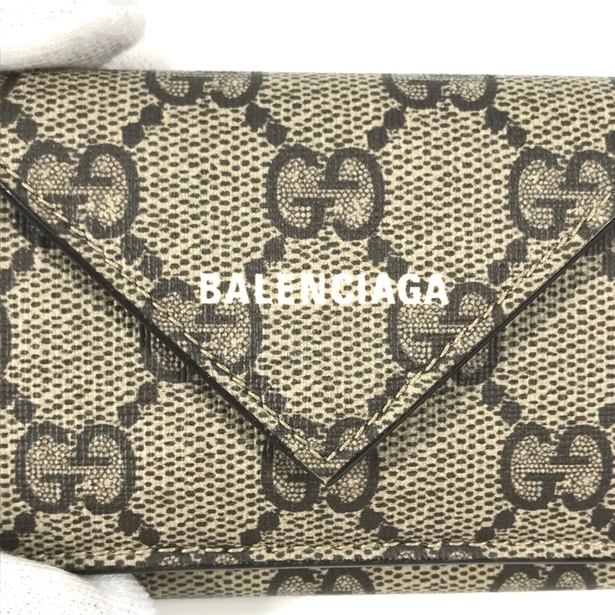 Gucci Beige Other Wallet (Tri-Fold) (Pre-Owned)