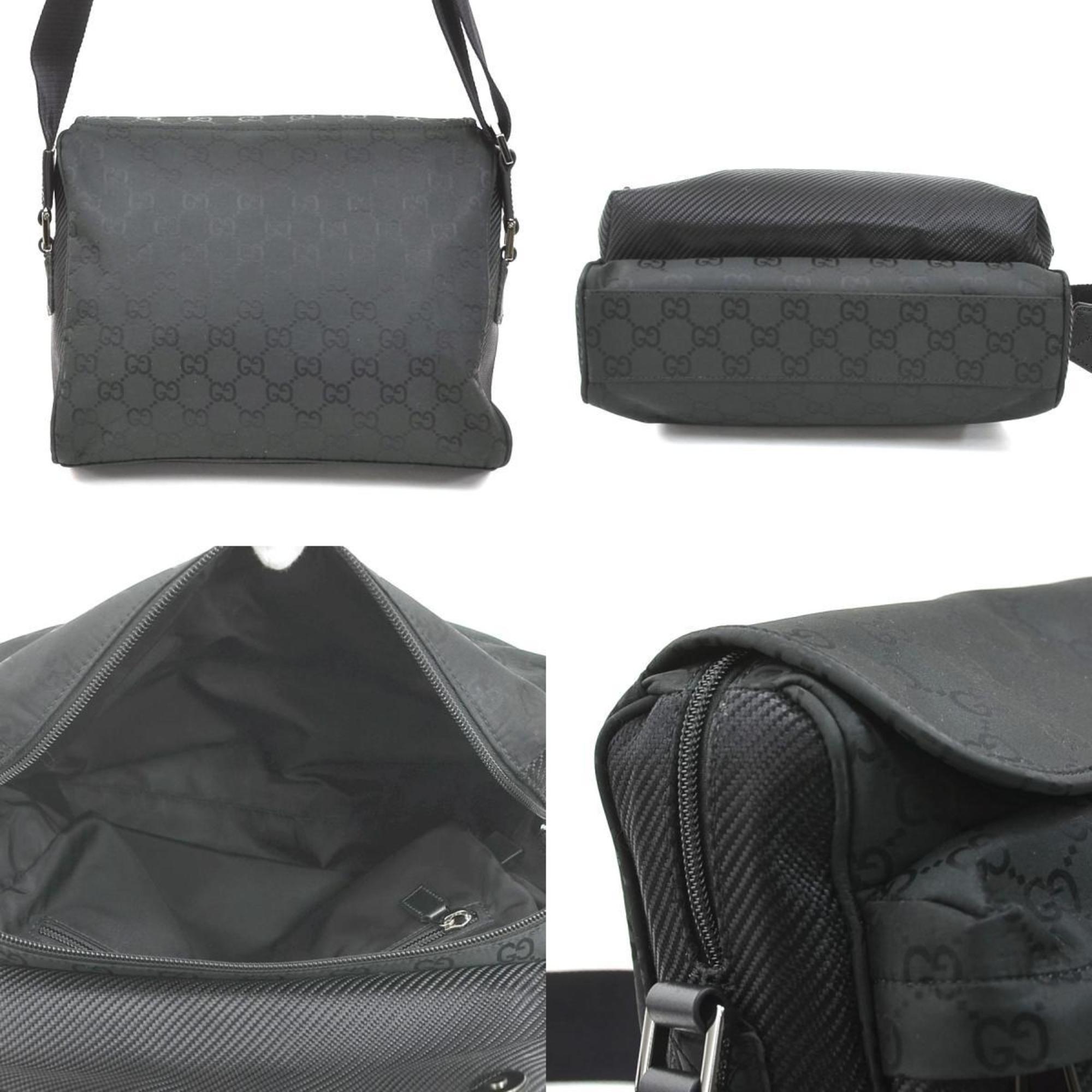 Gucci Black Nylon Shoulder Bag (Pre-Owned)