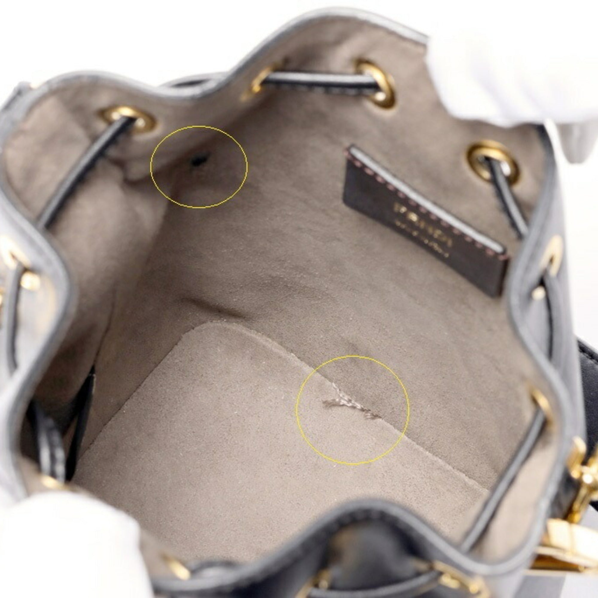 Fendi Black Leather Handbag (Pre-Owned)