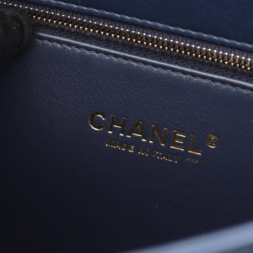 Chanel Navy Leather Shoulder Bag (Pre-Owned)