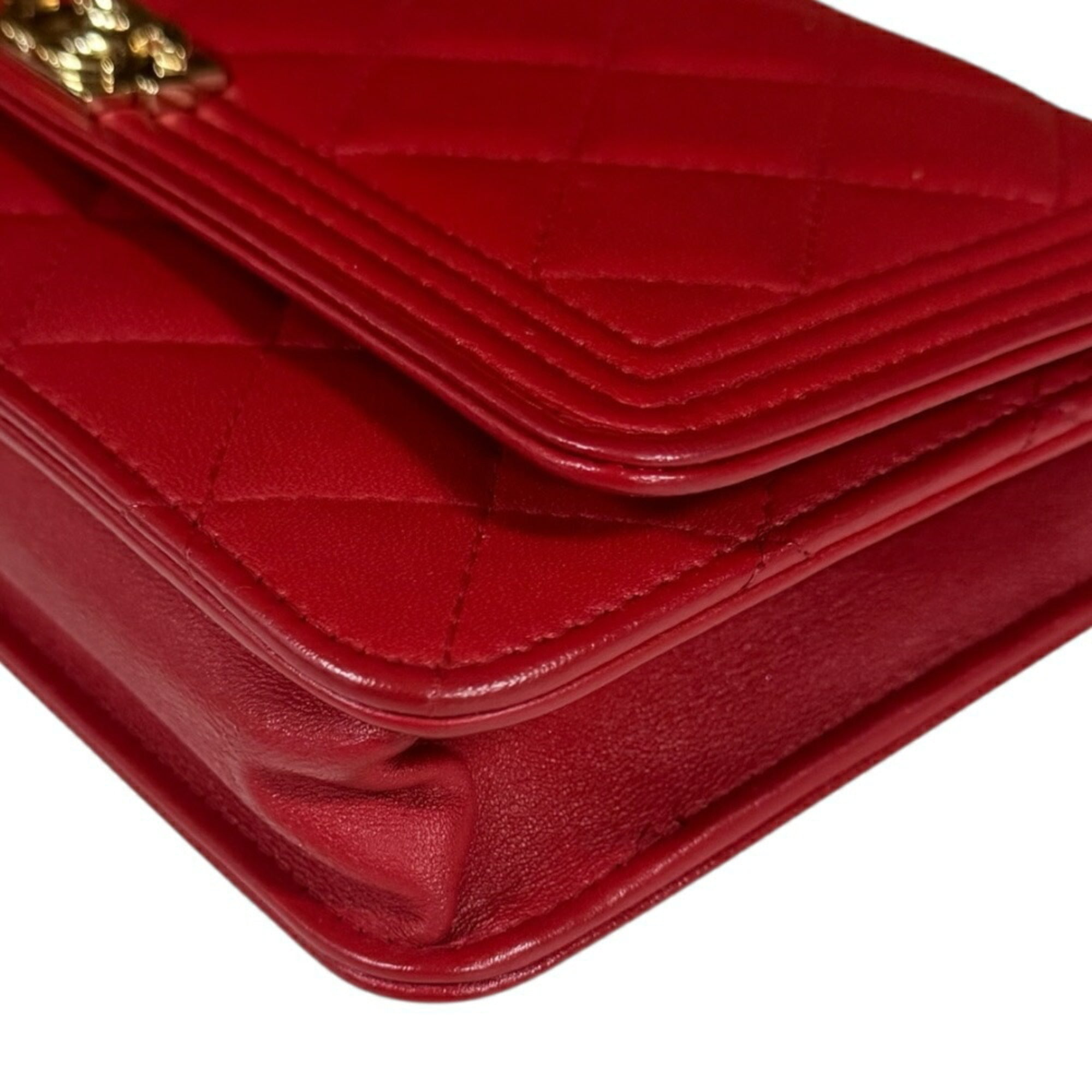 Chanel Boy Chanel Red Color Leather Shoulder Bag (Pre-Owned)