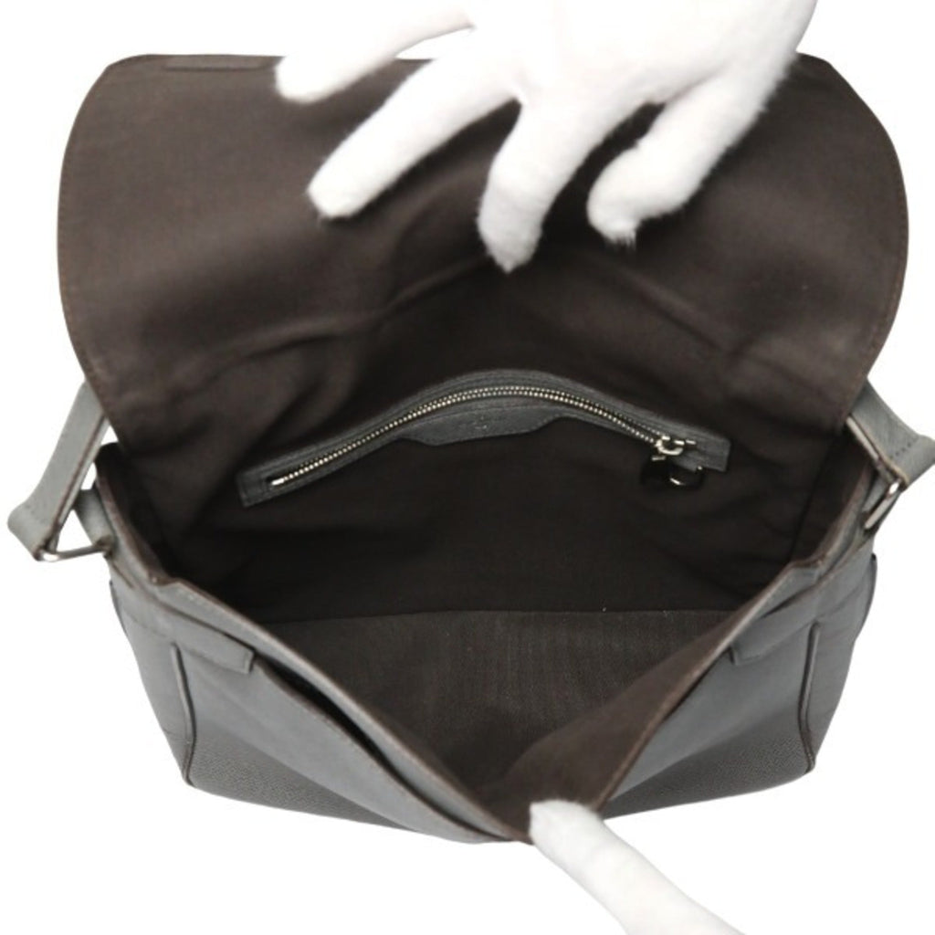 Louis Vuitton Gray Taiga Leather Shoulder Bag (Pre-Owned)