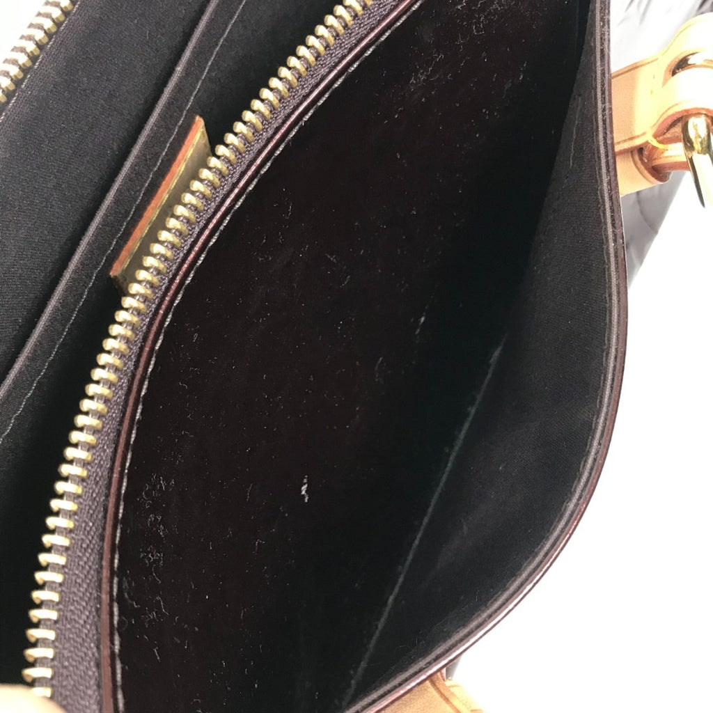 Louis Vuitton Red Leather Shoulder Bag (Pre-Owned)