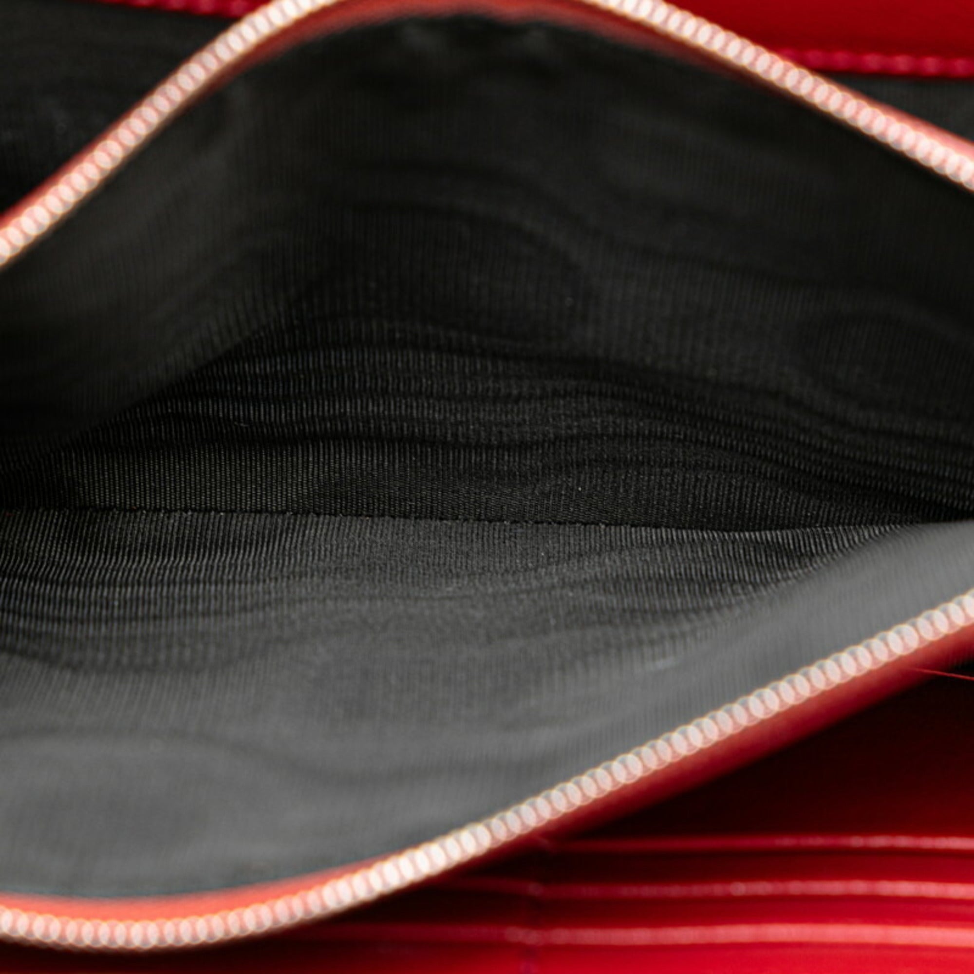 Gucci Black Red Color Tweed Leather Chain/Shoulder Wallet (Pre-Owned)