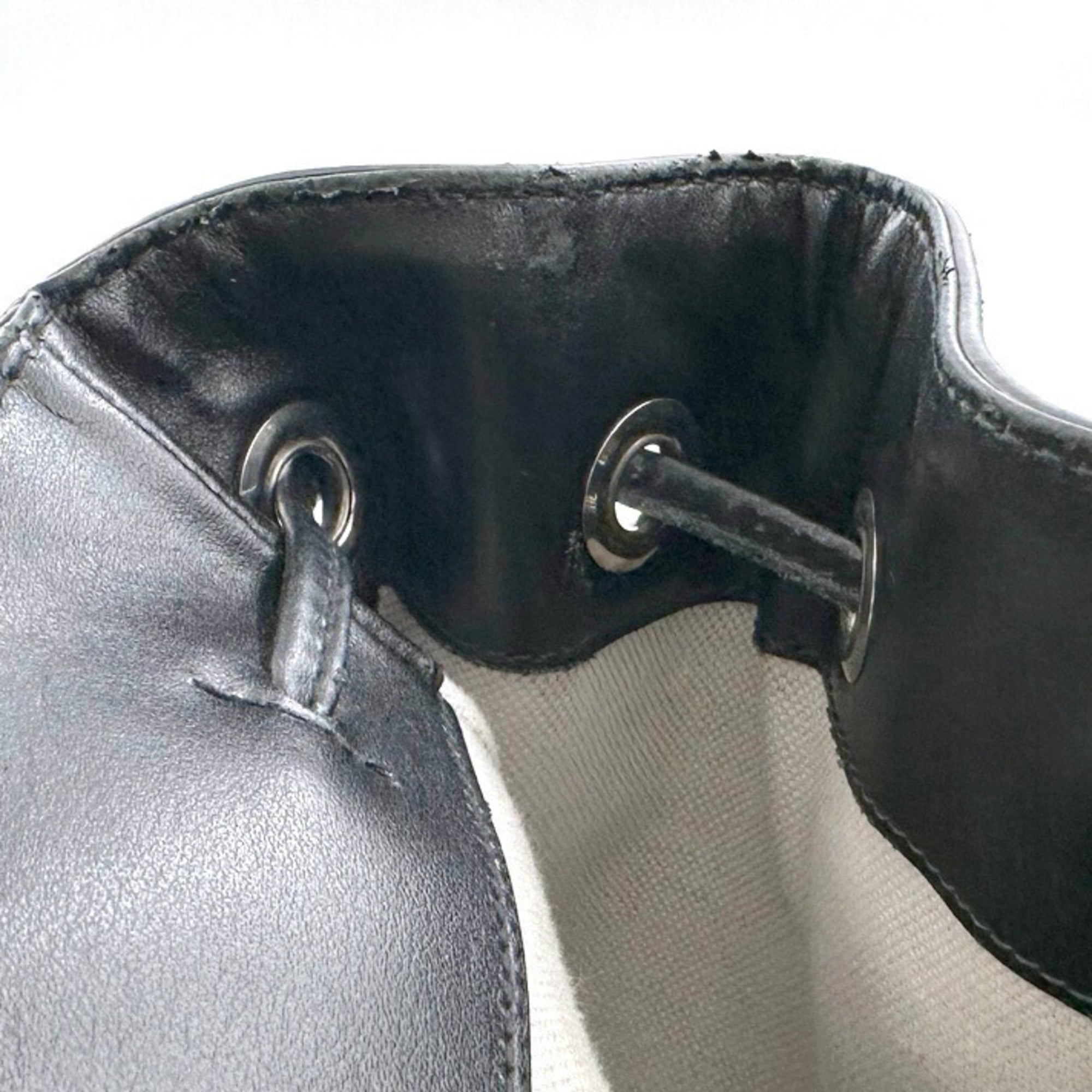 Gucci Black Leather Backpack (Pre-Owned)