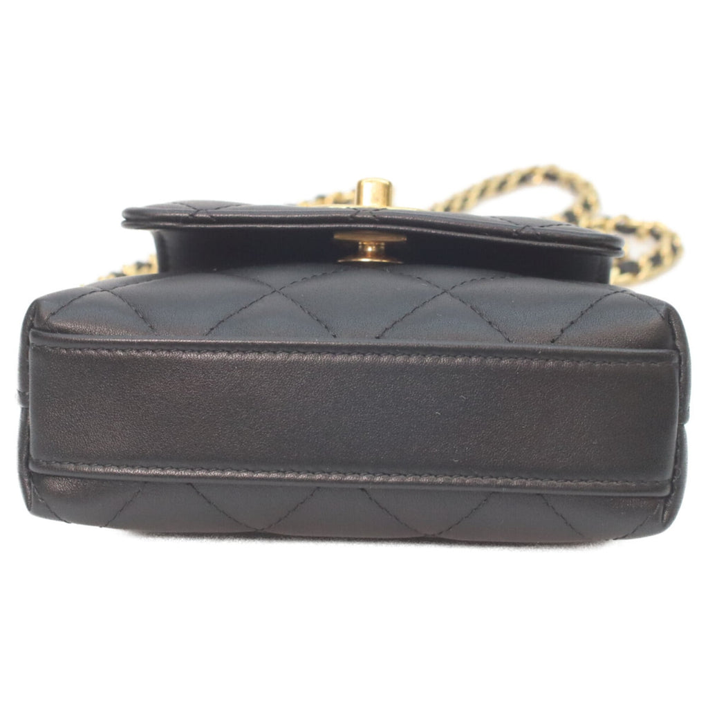 Chanel Black Leather Shoulder Bag (Pre-Owned)