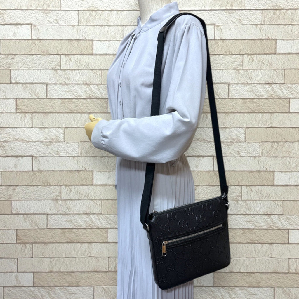 Gucci Black Leather Shoulder Bag (Pre-Owned)