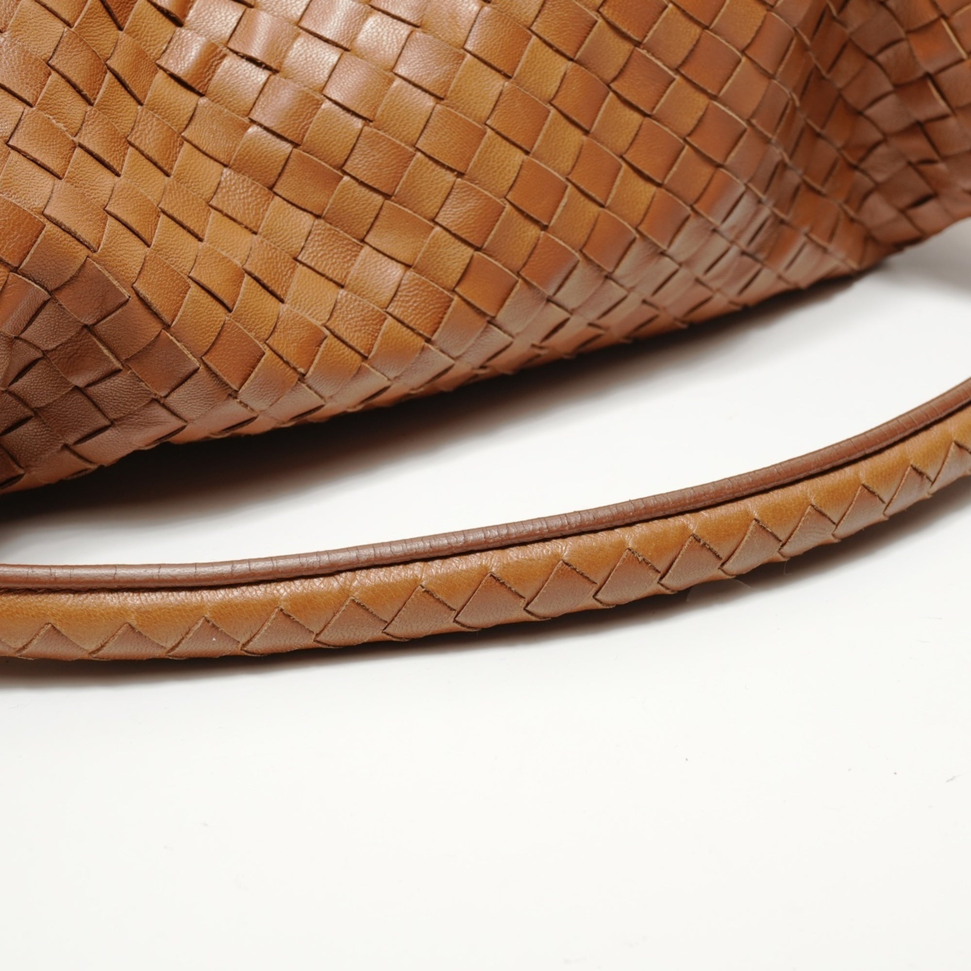 Bottega Veneta Intrecciato Brown Intrecciato Shoulder Bag (Pre-Owned)