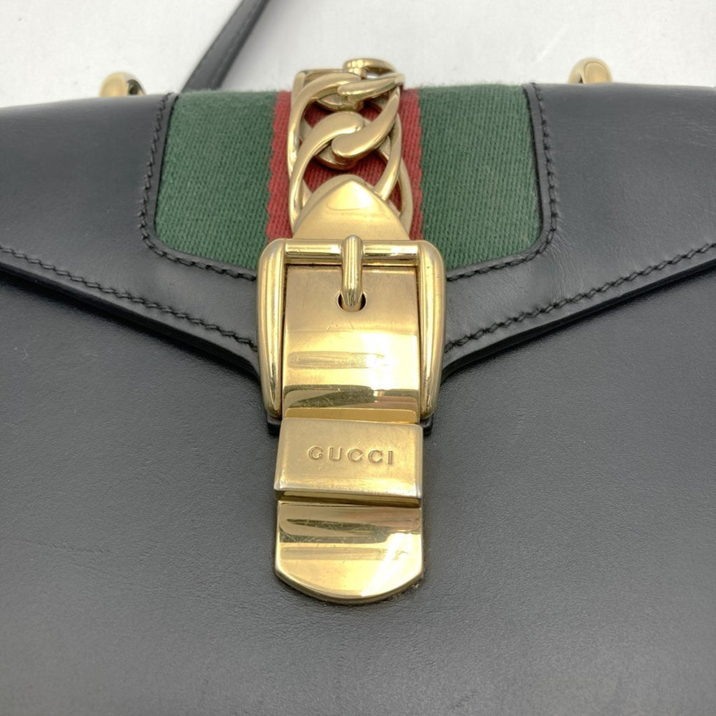 Gucci Sherry Line Black Leather Shoulder Bag (Pre-Owned)