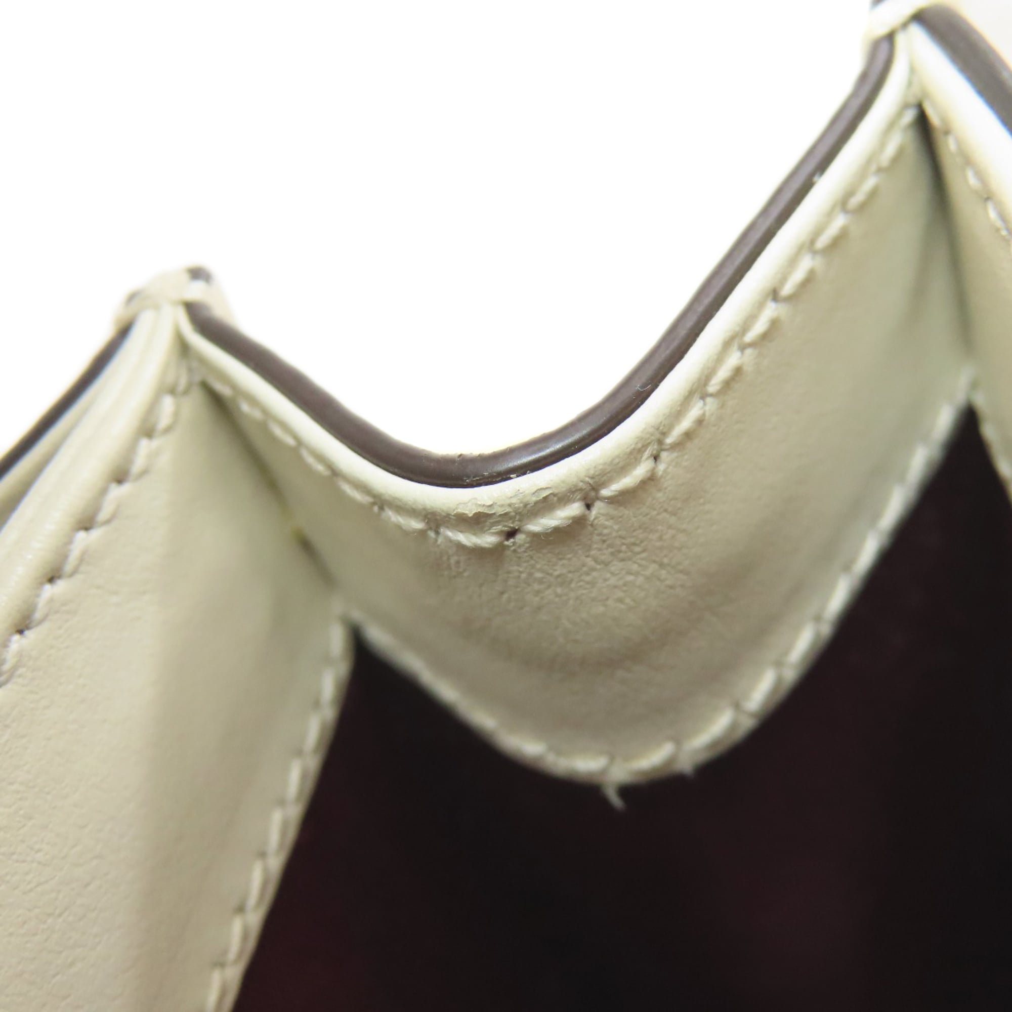 Gucci White Leather Shoulder Bag (Pre-Owned)