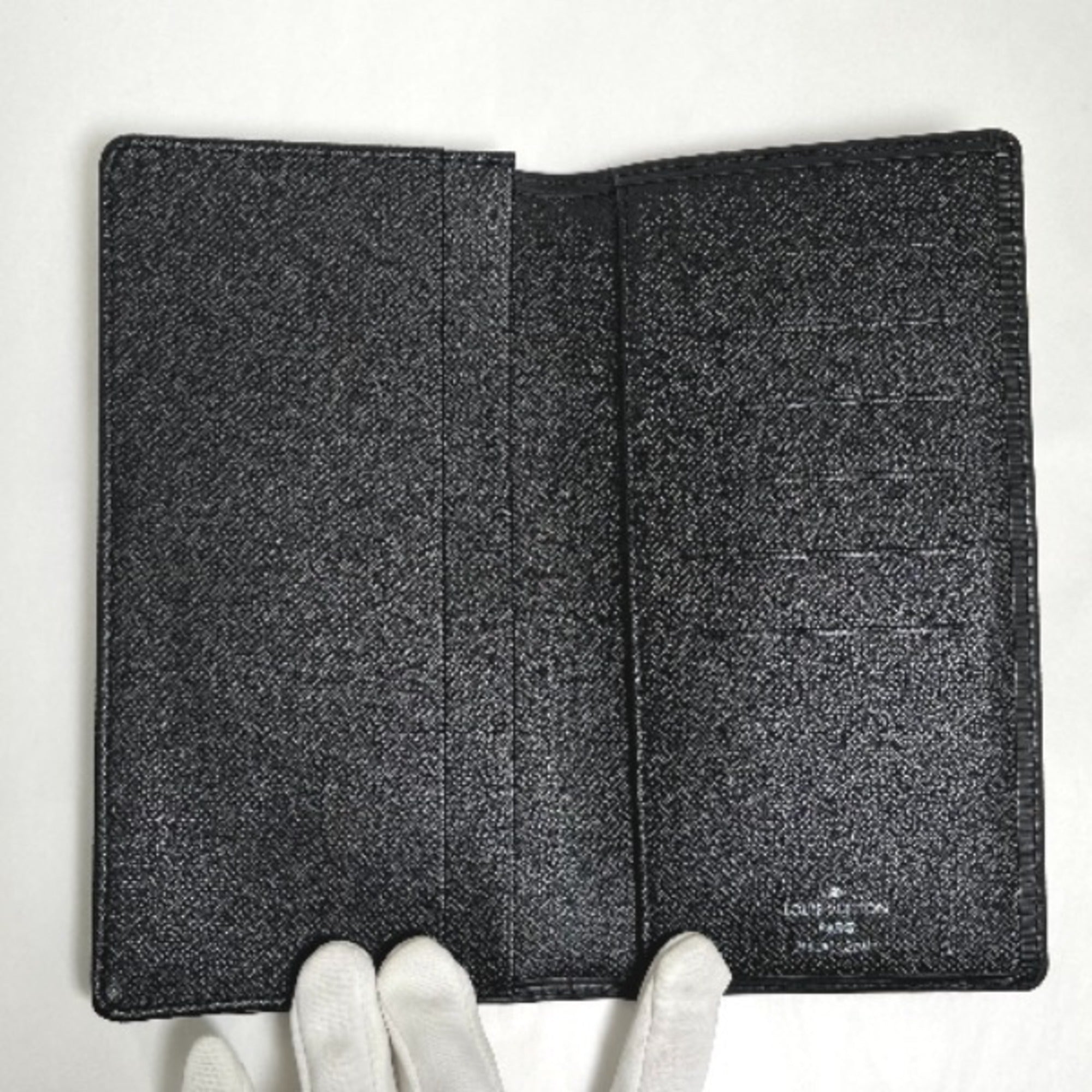 Louis Vuitton Epi Noir Epi Leather Long Wallet (Bi-Fold) (Pre-Owned)